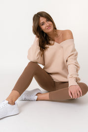 BLUZA OVERSIZE Z DEKOLTEM PIASKOWA - MARTYNIKA