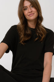 WOMEN'S BLACK T-SHIRT - MORAINE