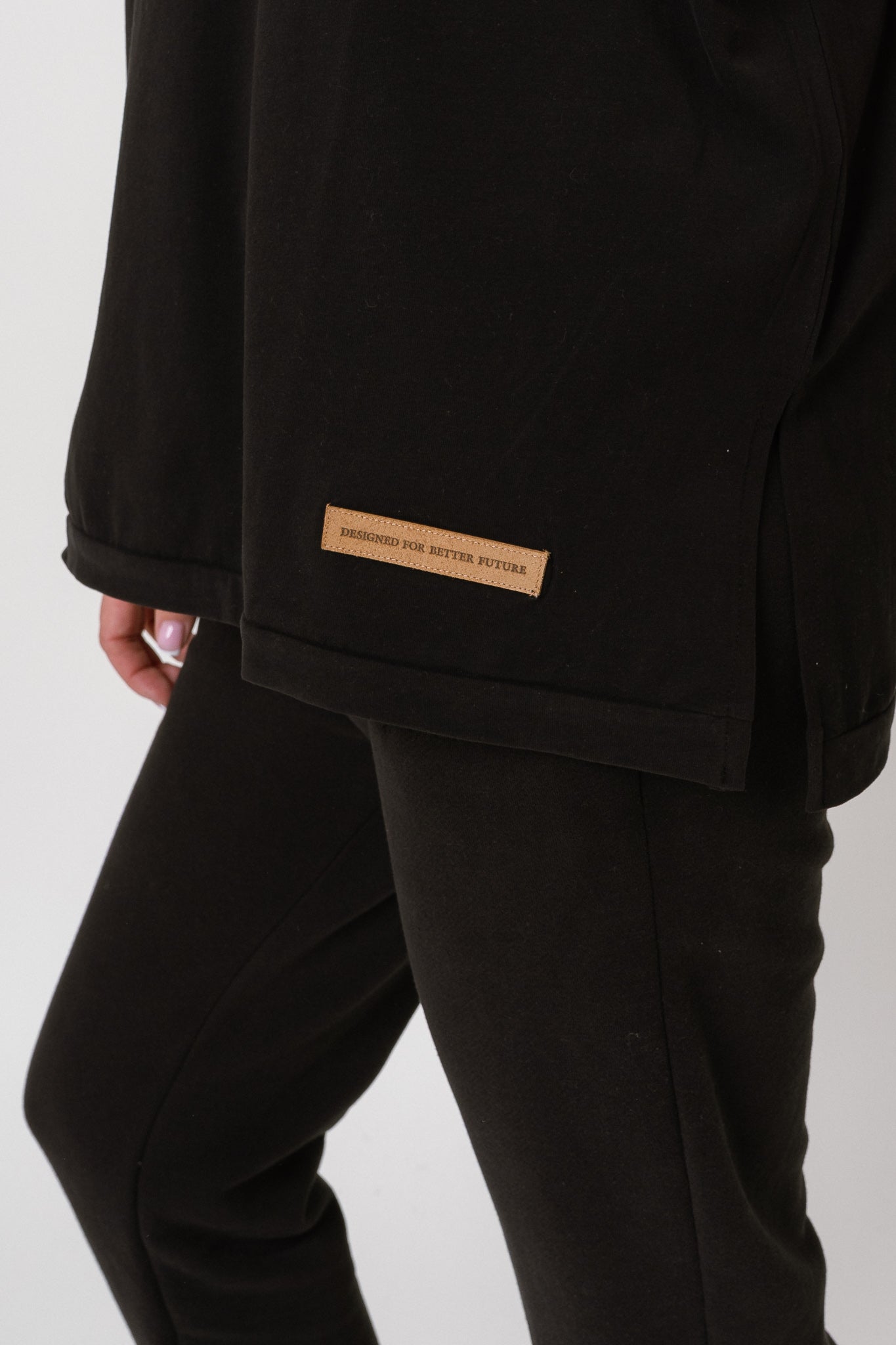 WOMEN'S BLACK T-SHIRT - EGADA