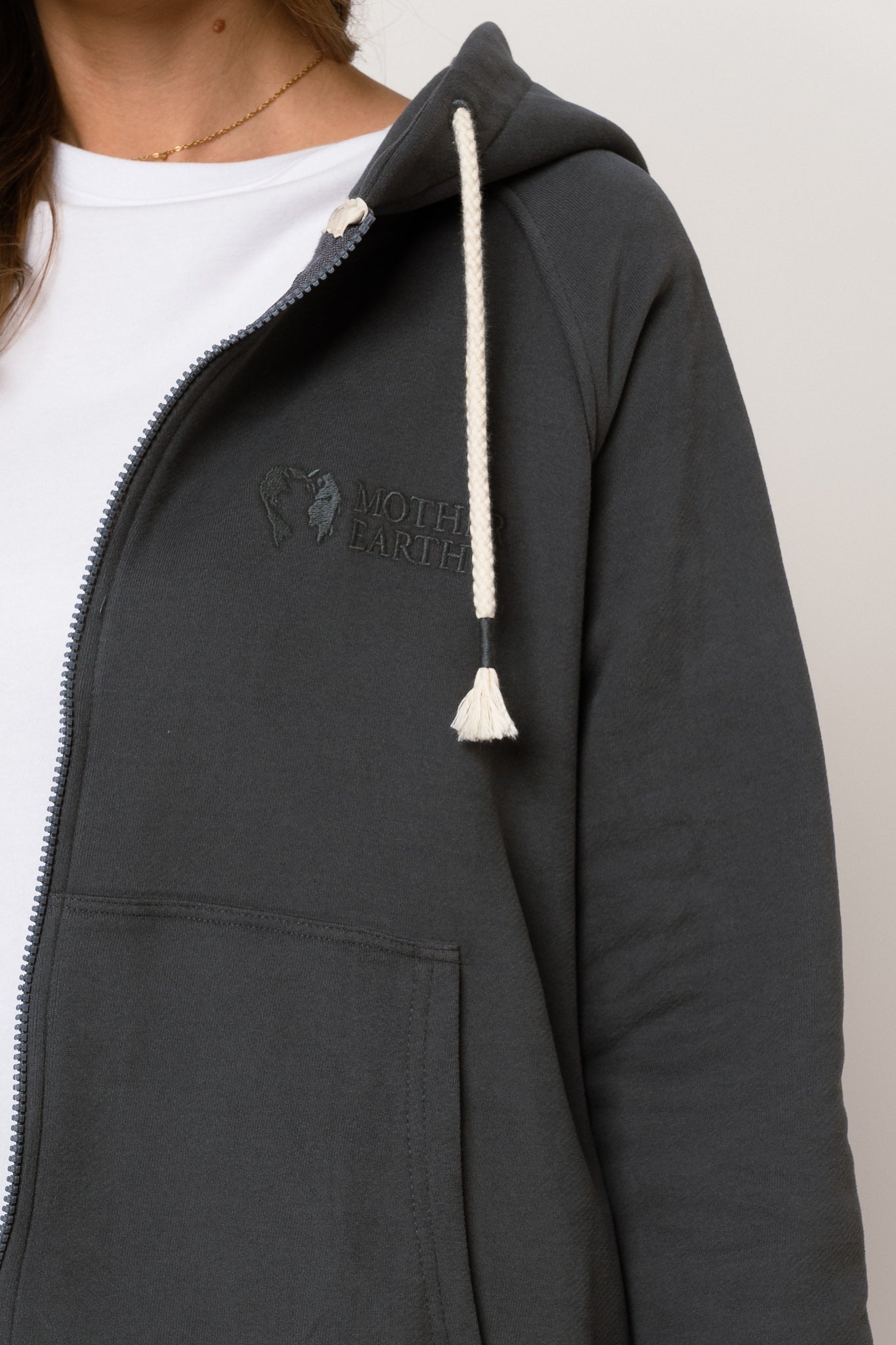 LONG ZIPPERED HOODIE, GRAPHITE - ESMERALDA