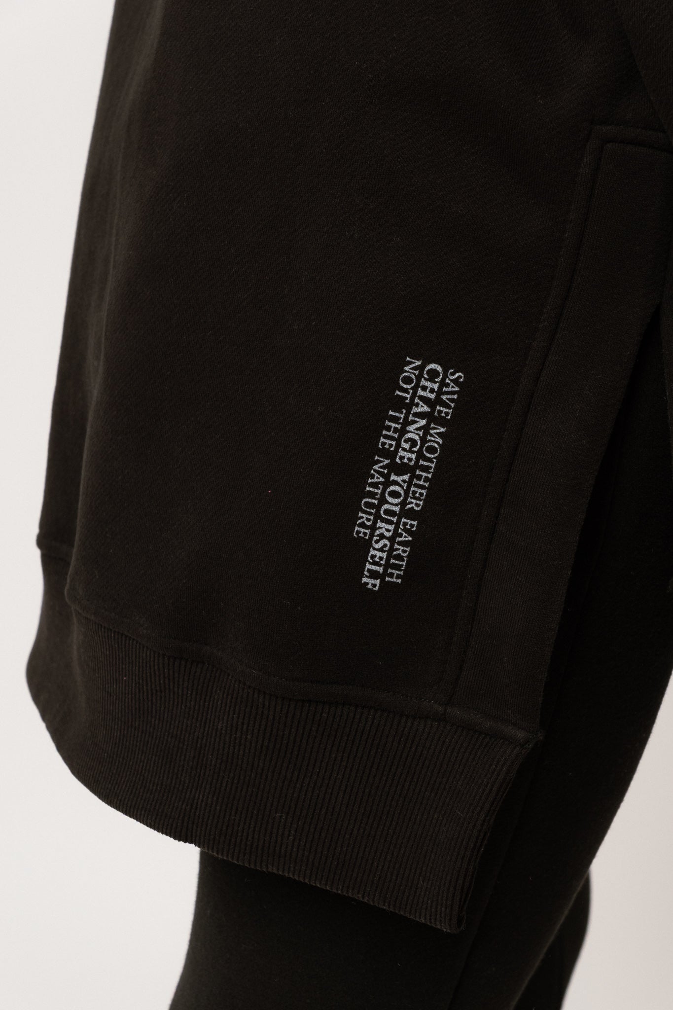 LONG BLACK HOODIE WITH ZIPPER - ESMERALDA