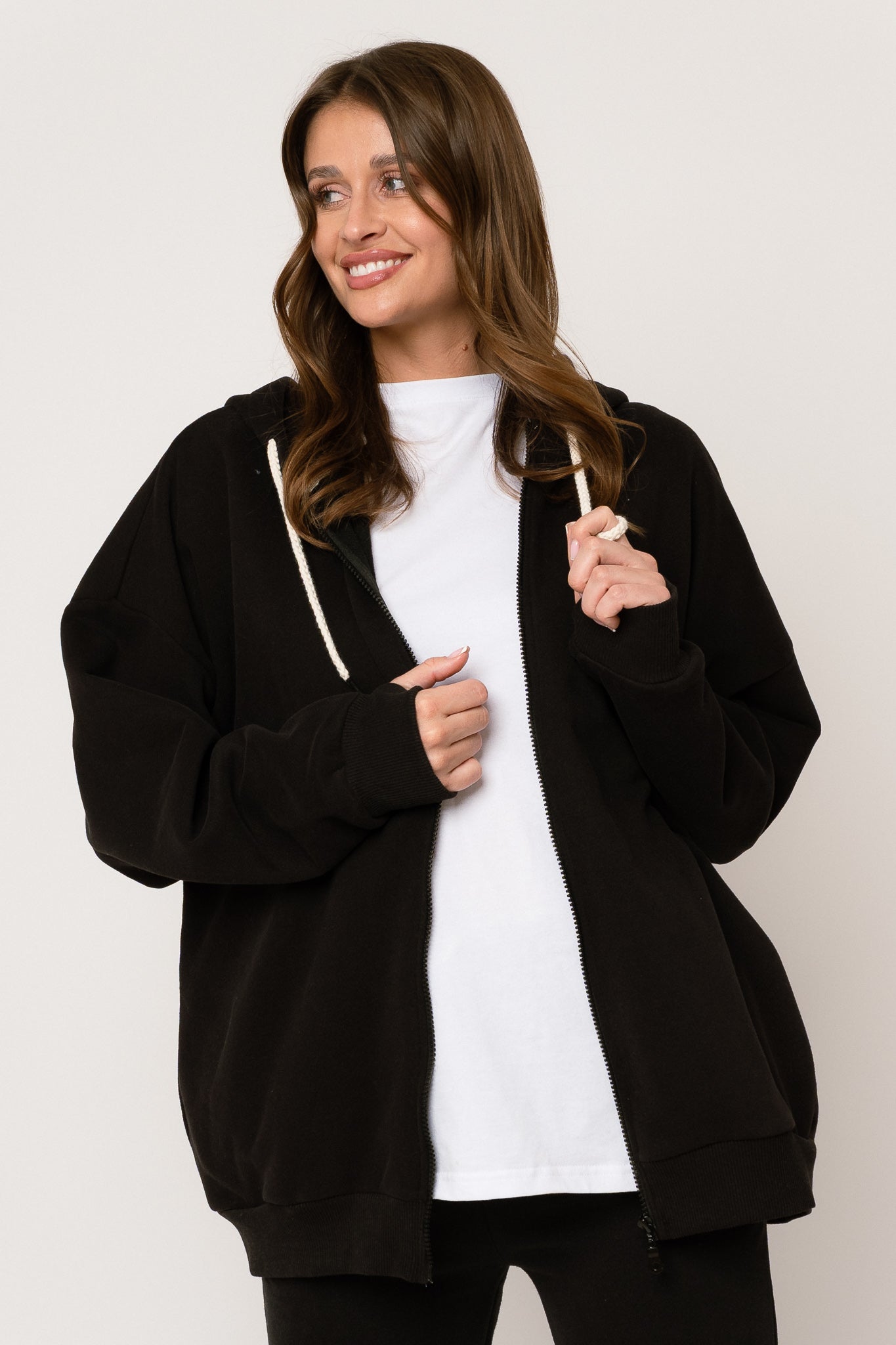 BLUZA Z KAPTUREM ROZPINANA CZARNA - NIKO