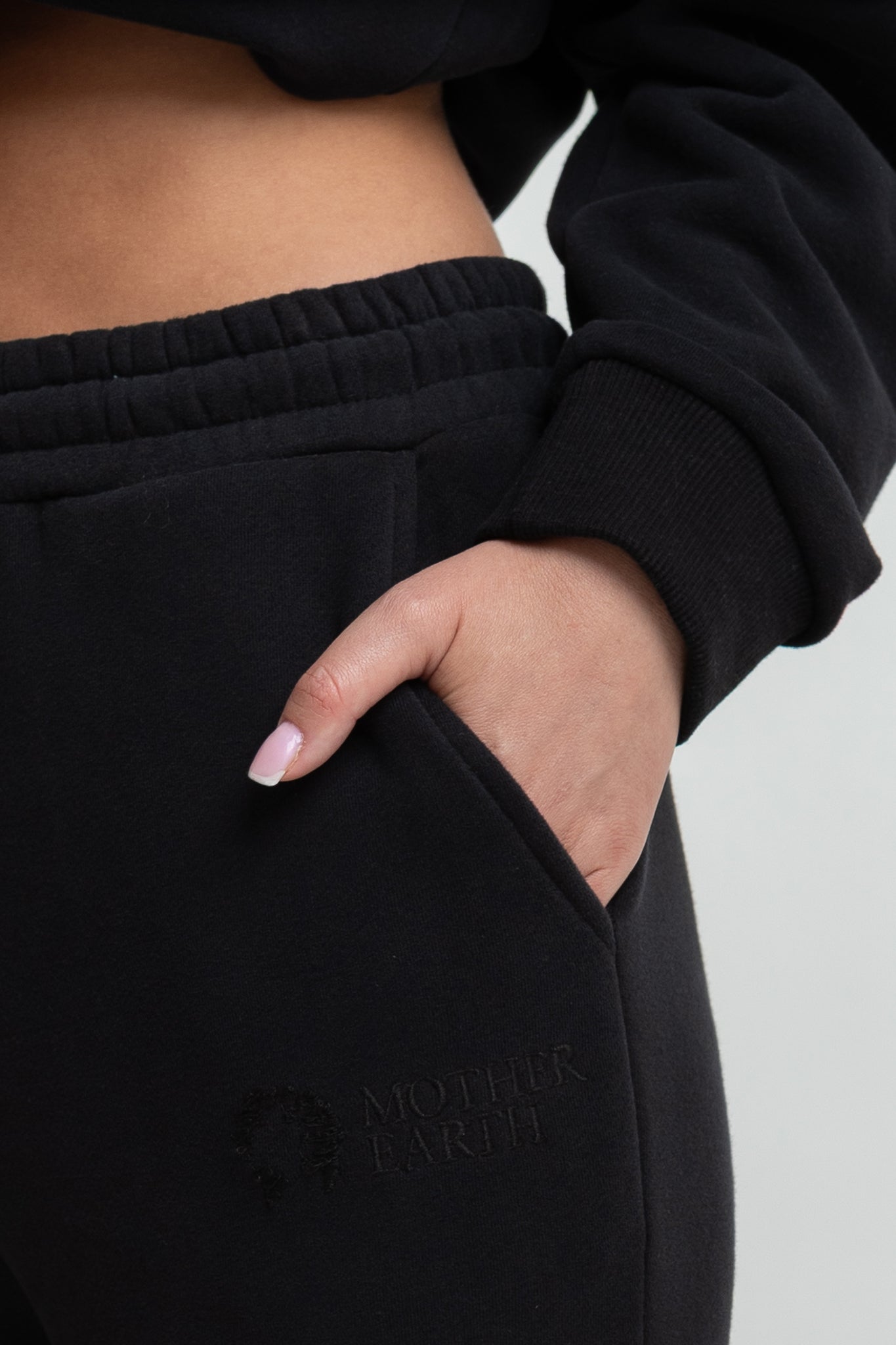BLACK JOGGER TROUSERS - BEGERA