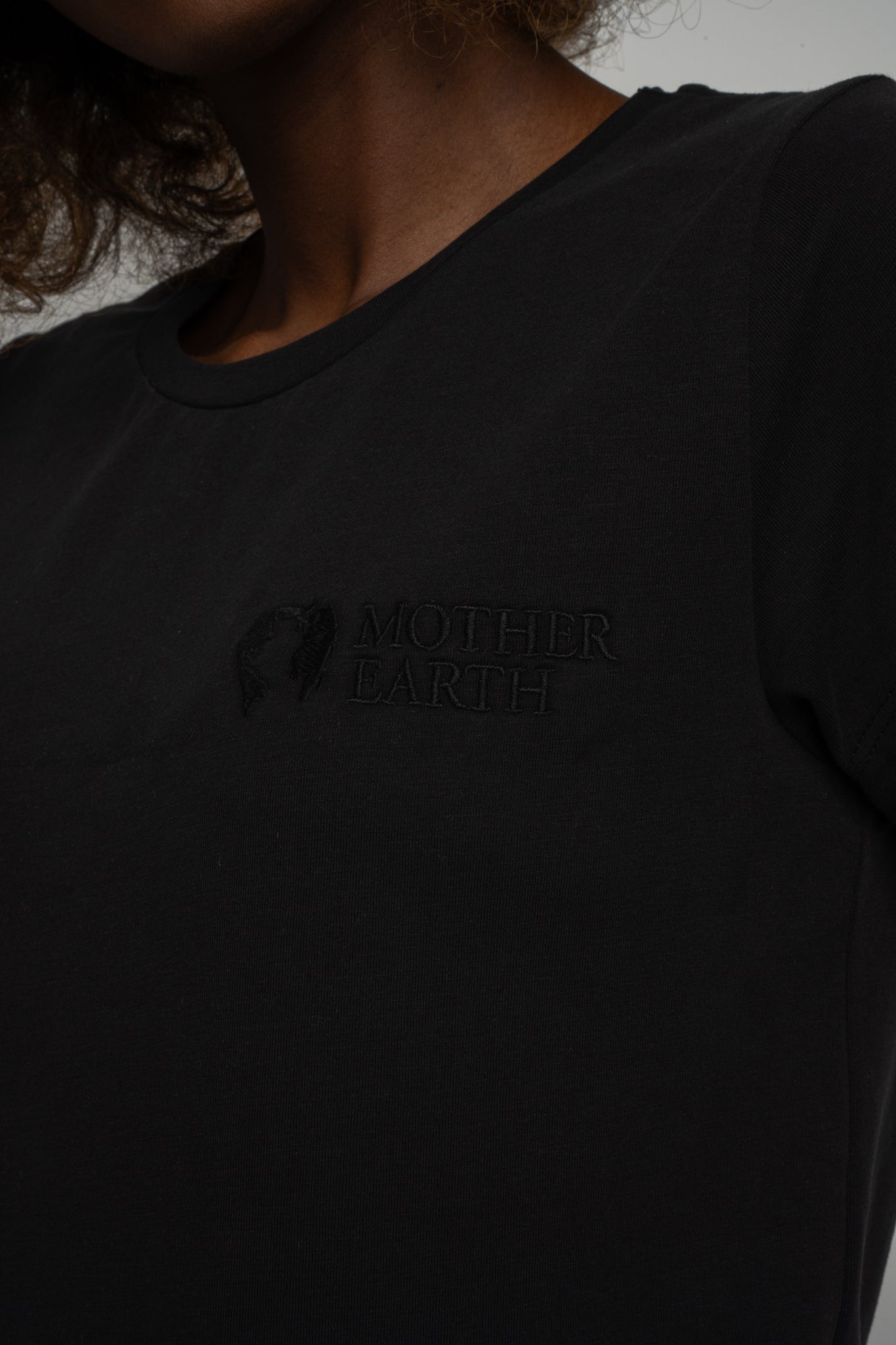 WOMEN'S BLACK T-SHIRT - PETIT
