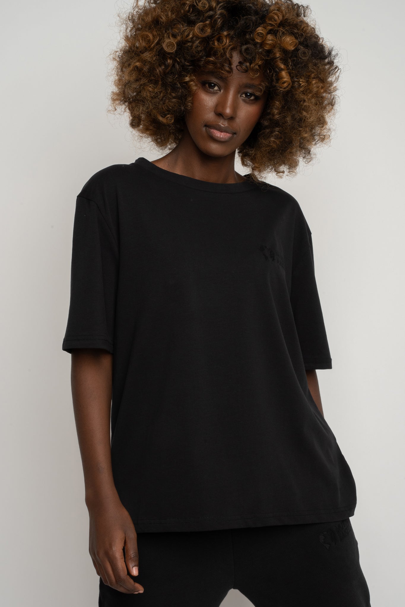 Women's Black T-SHIRT - OYSTER