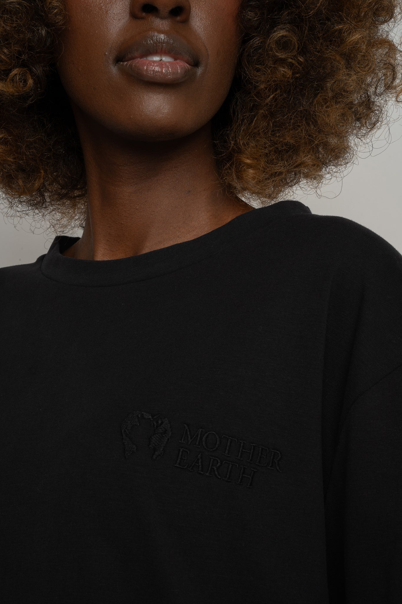 Women's Black T-SHIRT - OYSTER