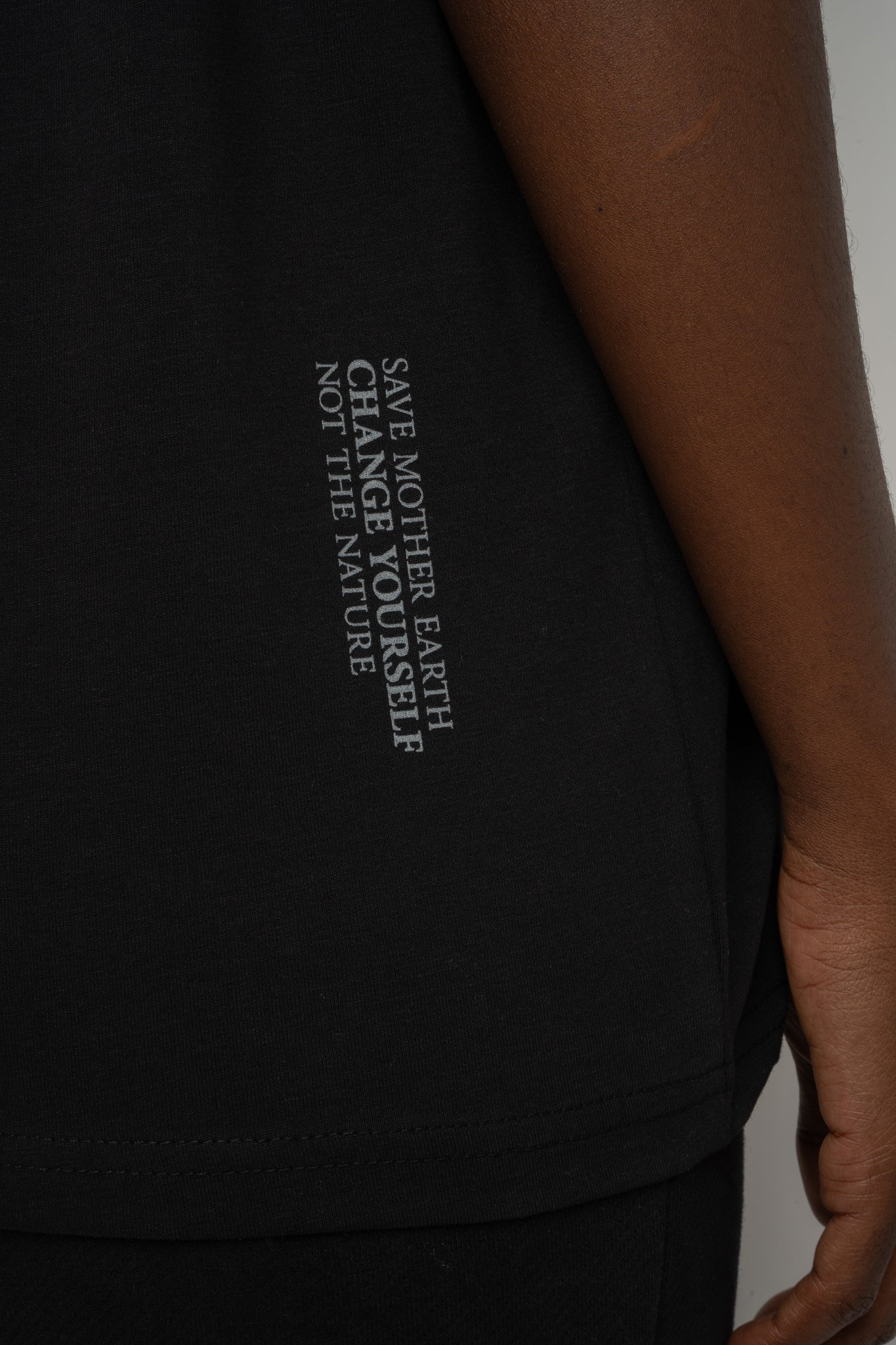 Women's Black T-SHIRT - OYSTER