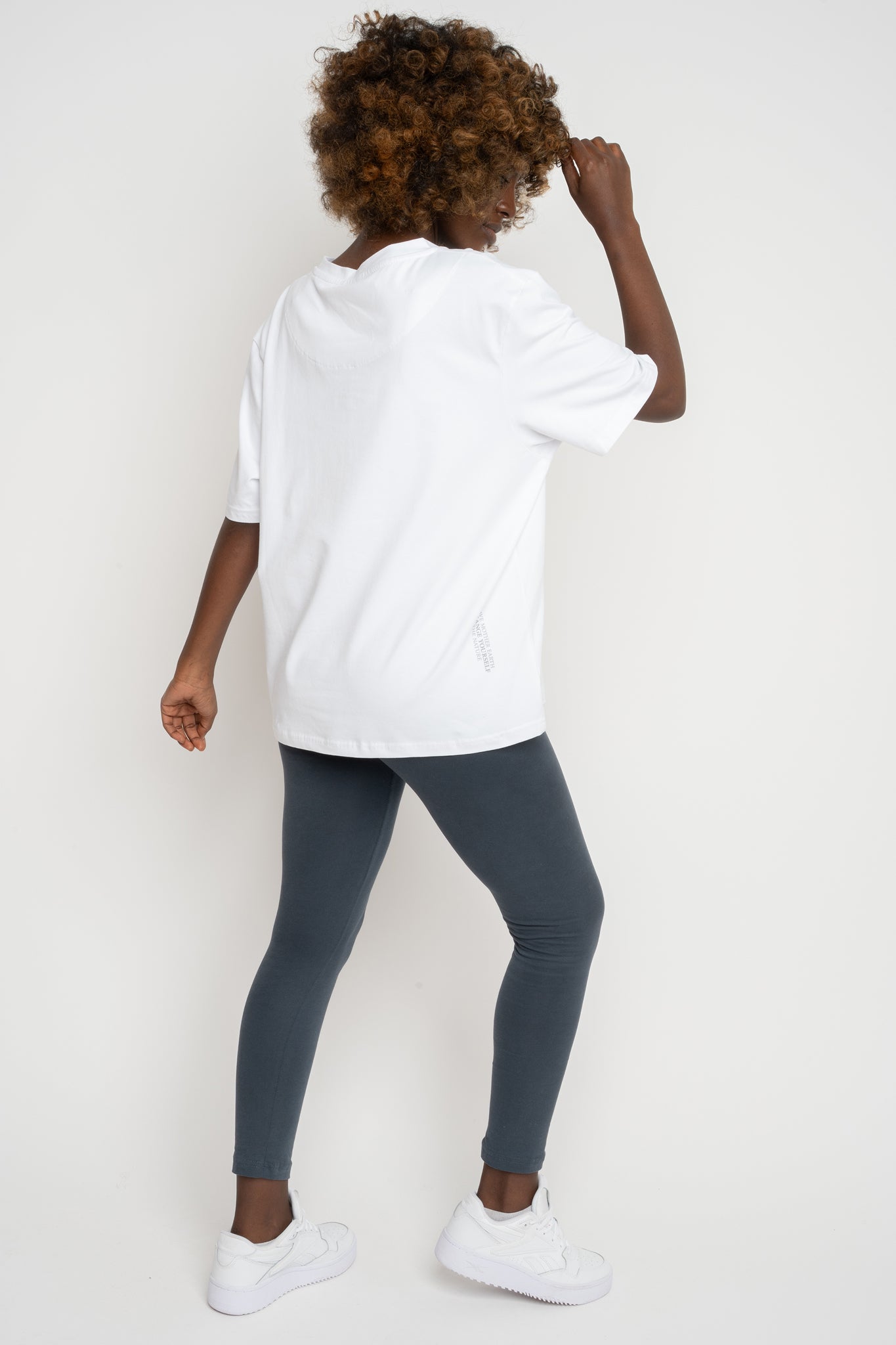 WOMEN'S WHITE T-SHIRT - OYSTER