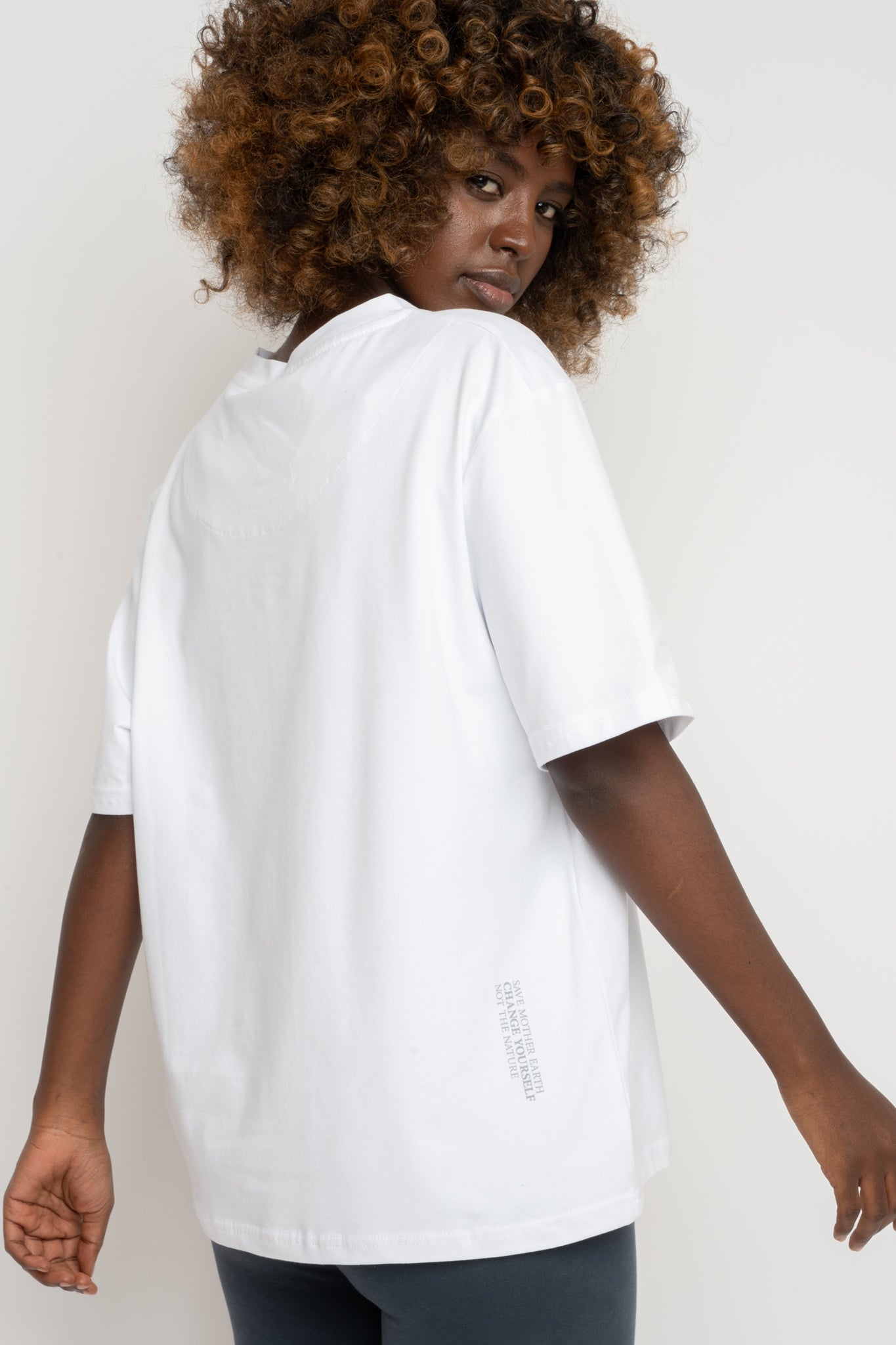 WOMEN'S WHITE T-SHIRT - OYSTER