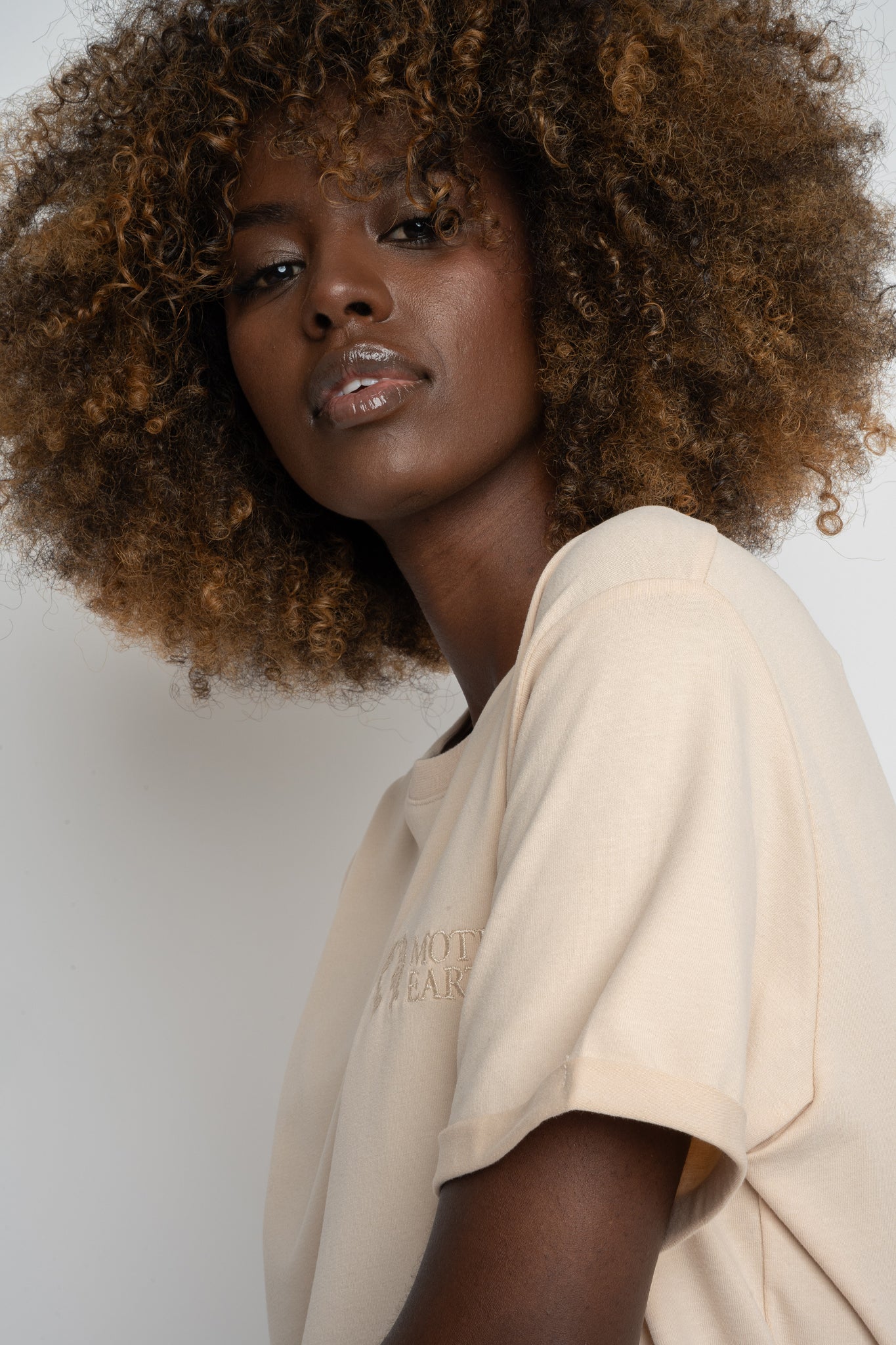 WOMEN'S LIGHT BEIGE T-SHIRT - MORAINE