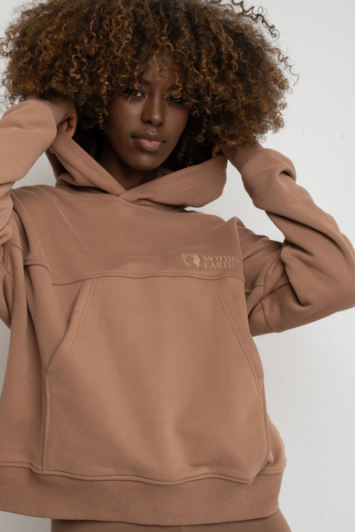 BROWN HOODIE - MURIA