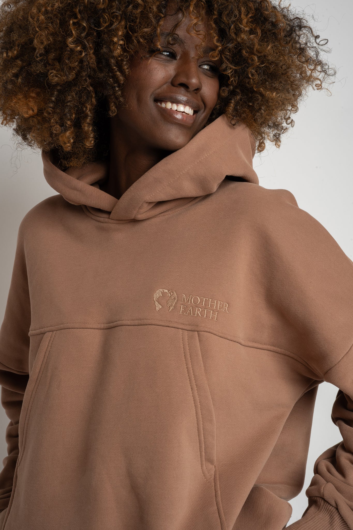 BROWN HOODIE - MURIA