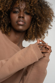 REGULAR FIT SWEATSHIRT WITH LONG BACK BROWN - COOK