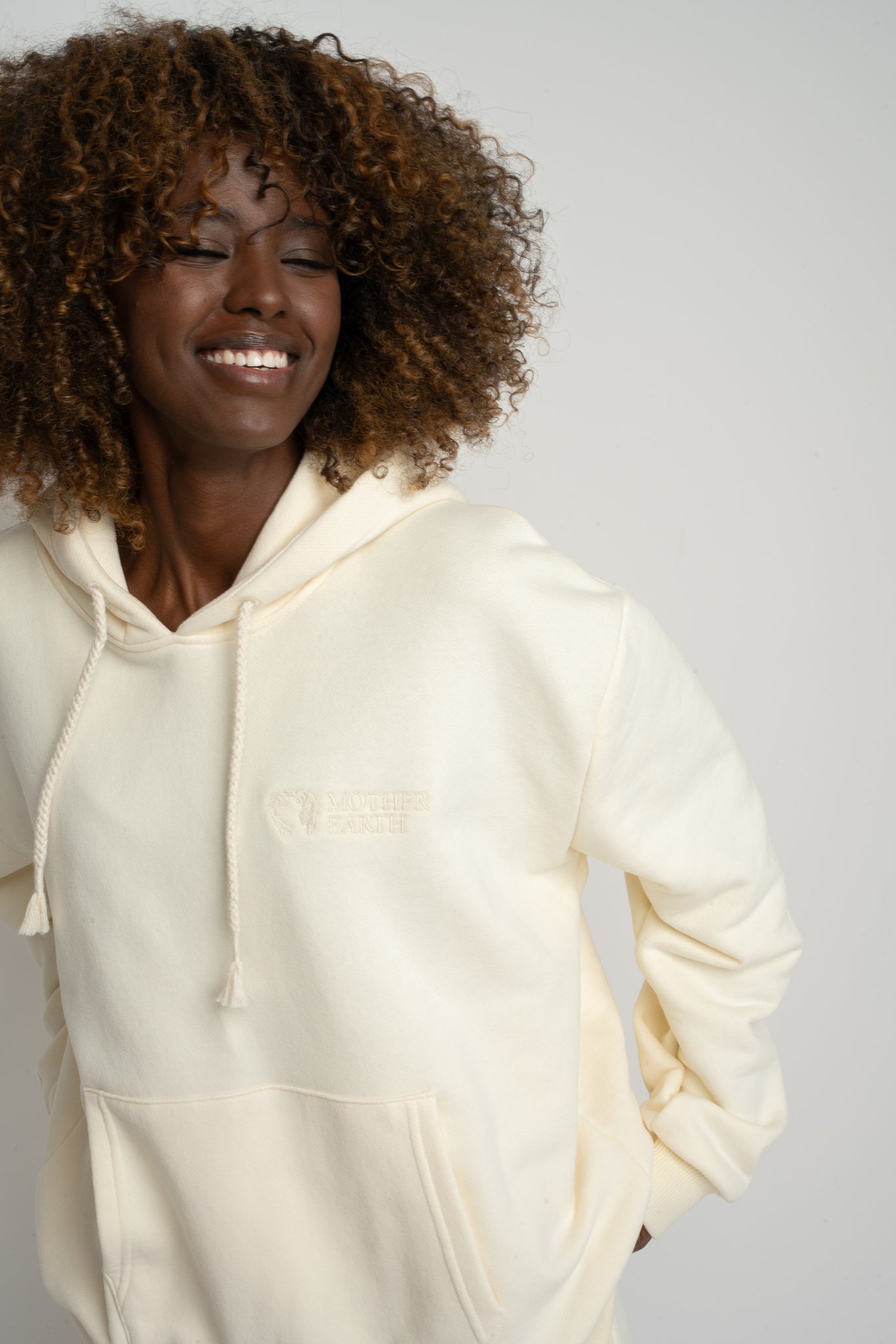 ECRU HOODIE - MOHELI