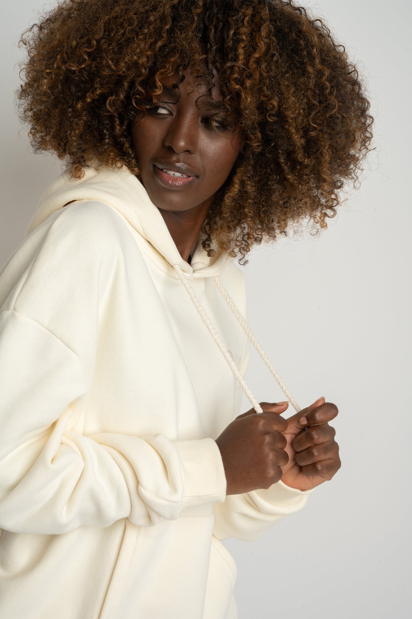 ECRU HOODIE - MOHELI