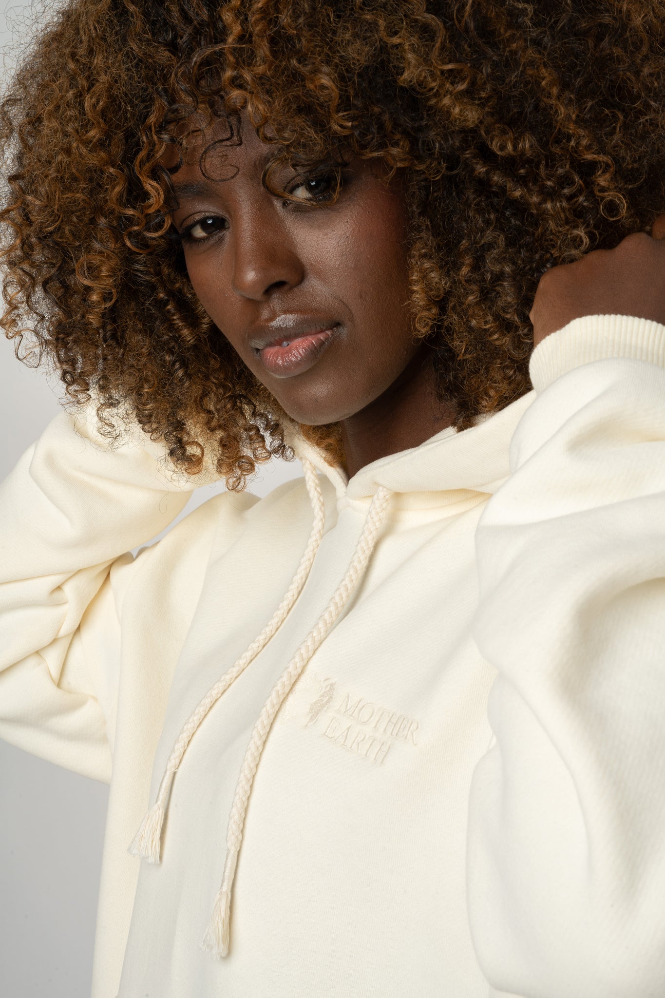 ECRU HOODIE - MOHELI