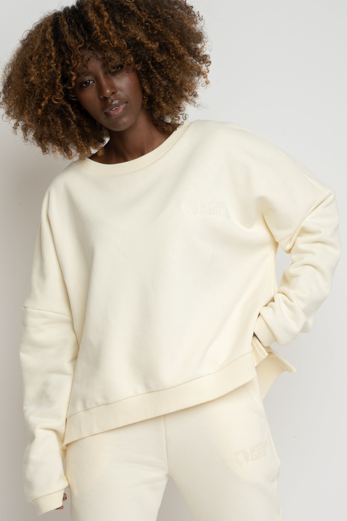 ECRU-COOK REGULAR FIT SWEATSHIRT WITH LONG BACK