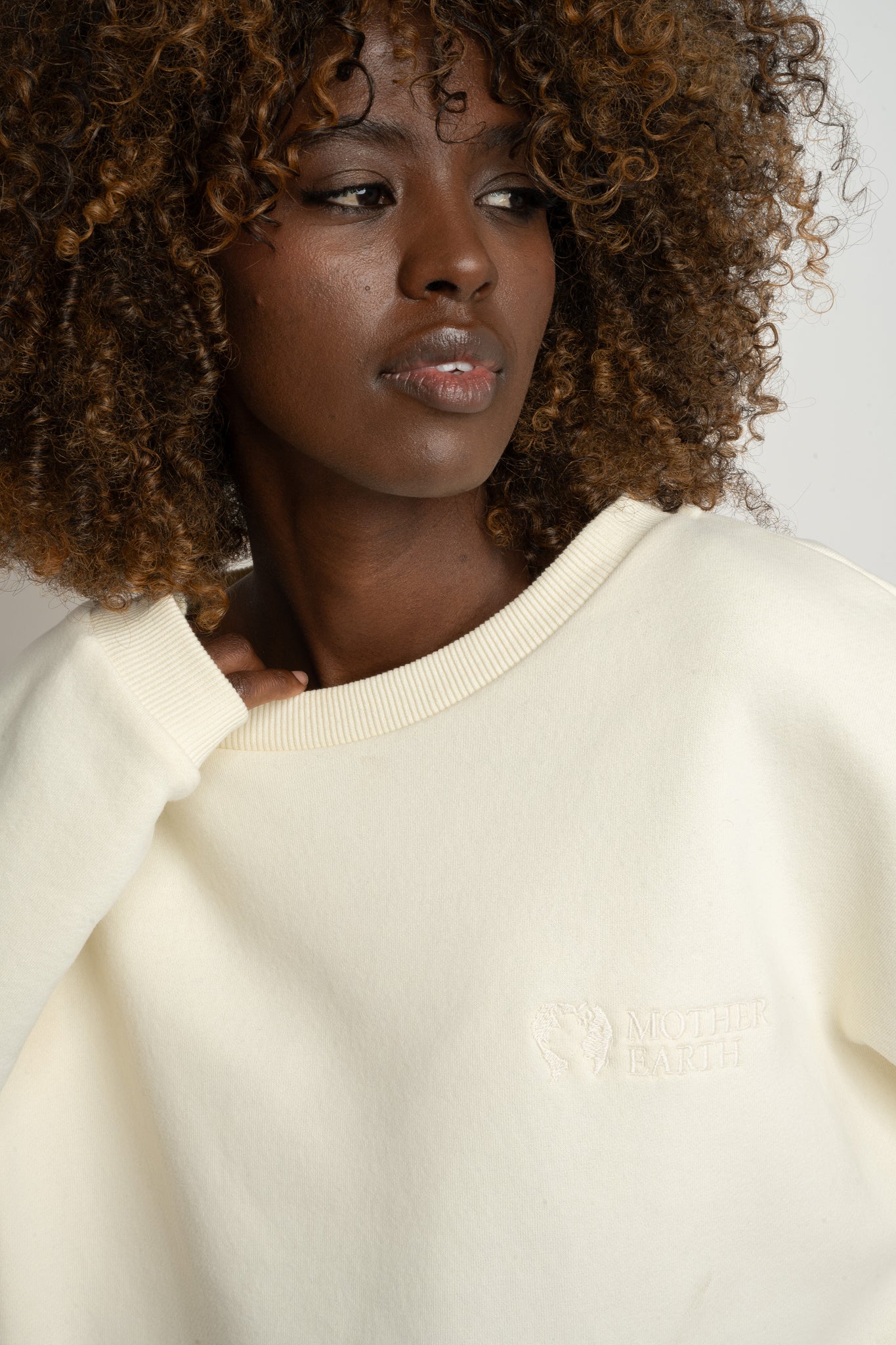 ECRU-COOK REGULAR FIT SWEATSHIRT WITH LONG BACK