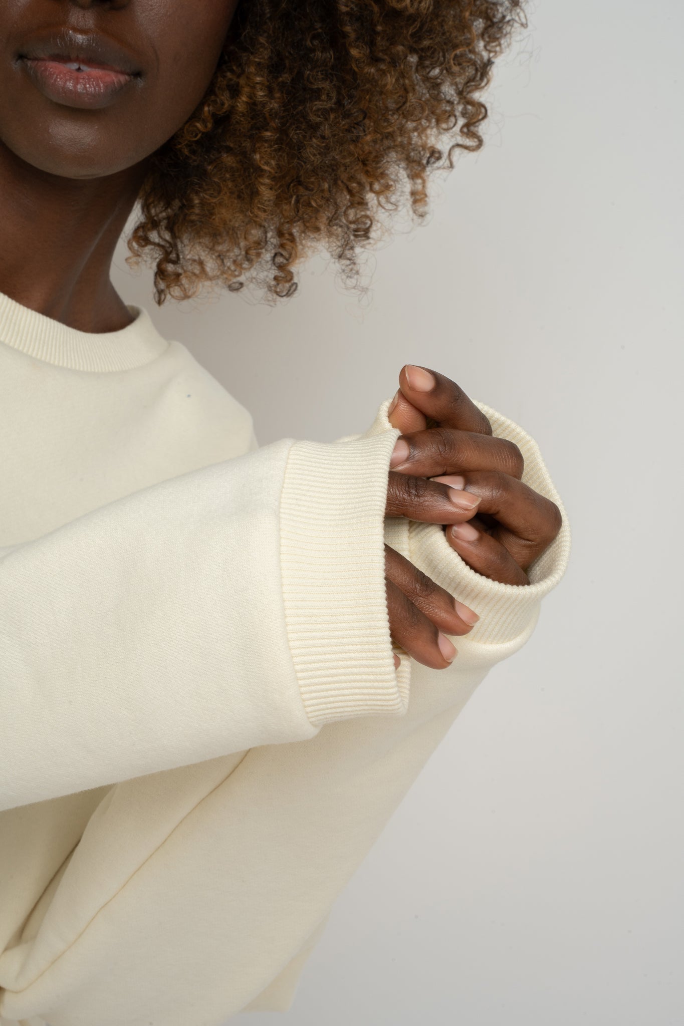ECRU-COOK REGULAR FIT SWEATSHIRT WITH LONG BACK