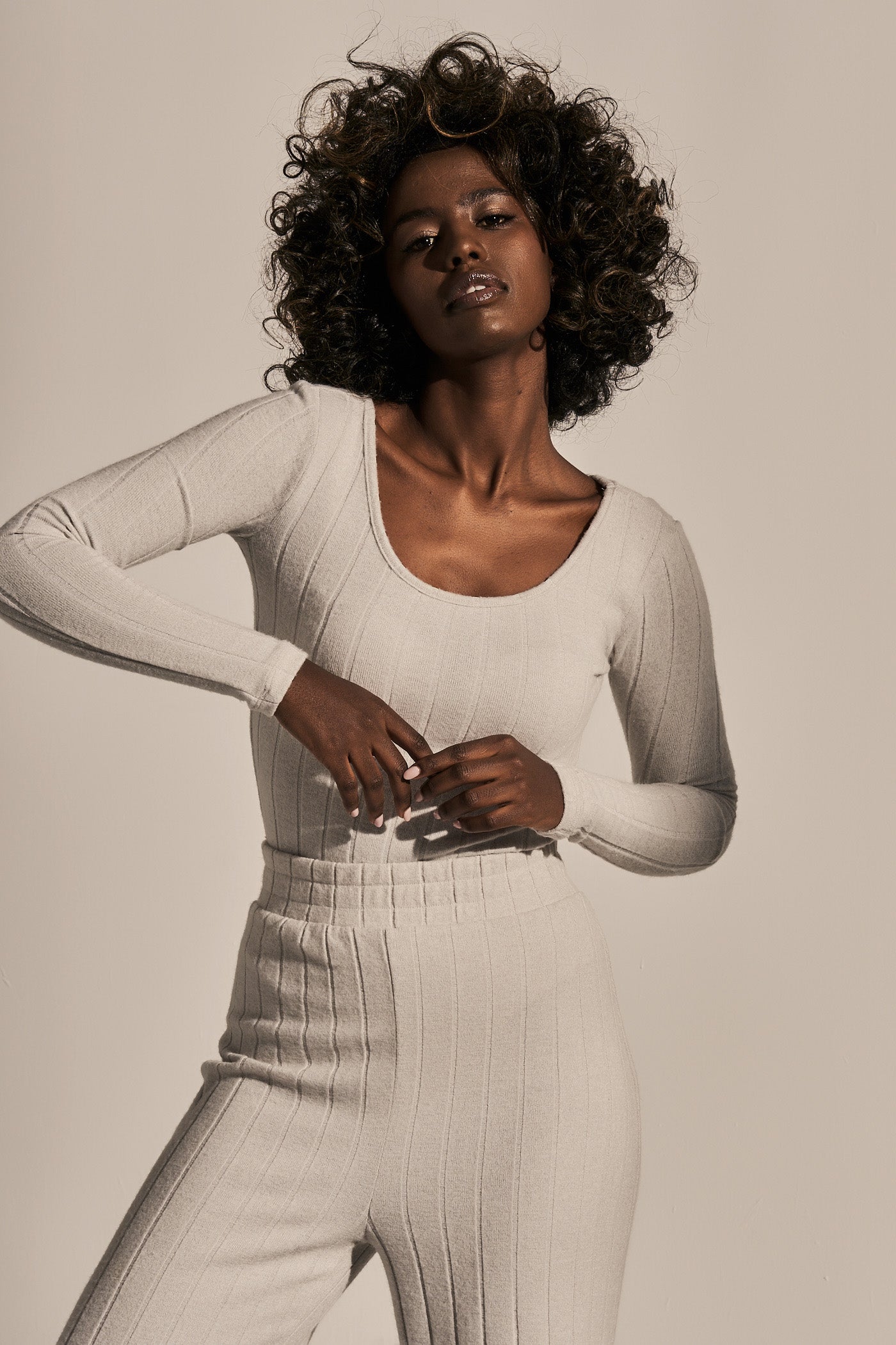 FITTED BODYSUIT WITH LONG SLEEVES LIGHT GREY - JAMAYKA