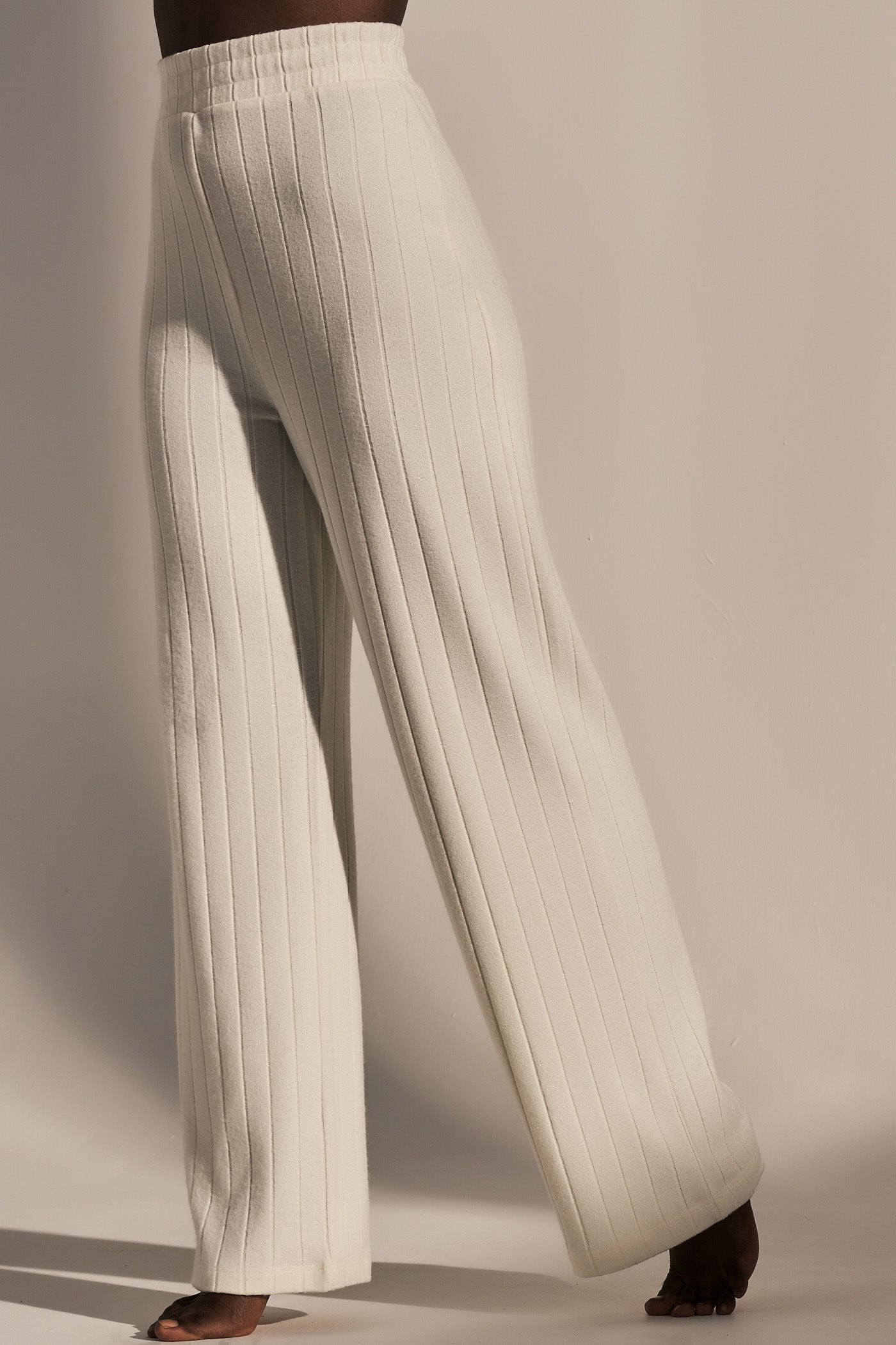 WIDE HIGH-WAIST ECRU TROUSERS - YOUNGA