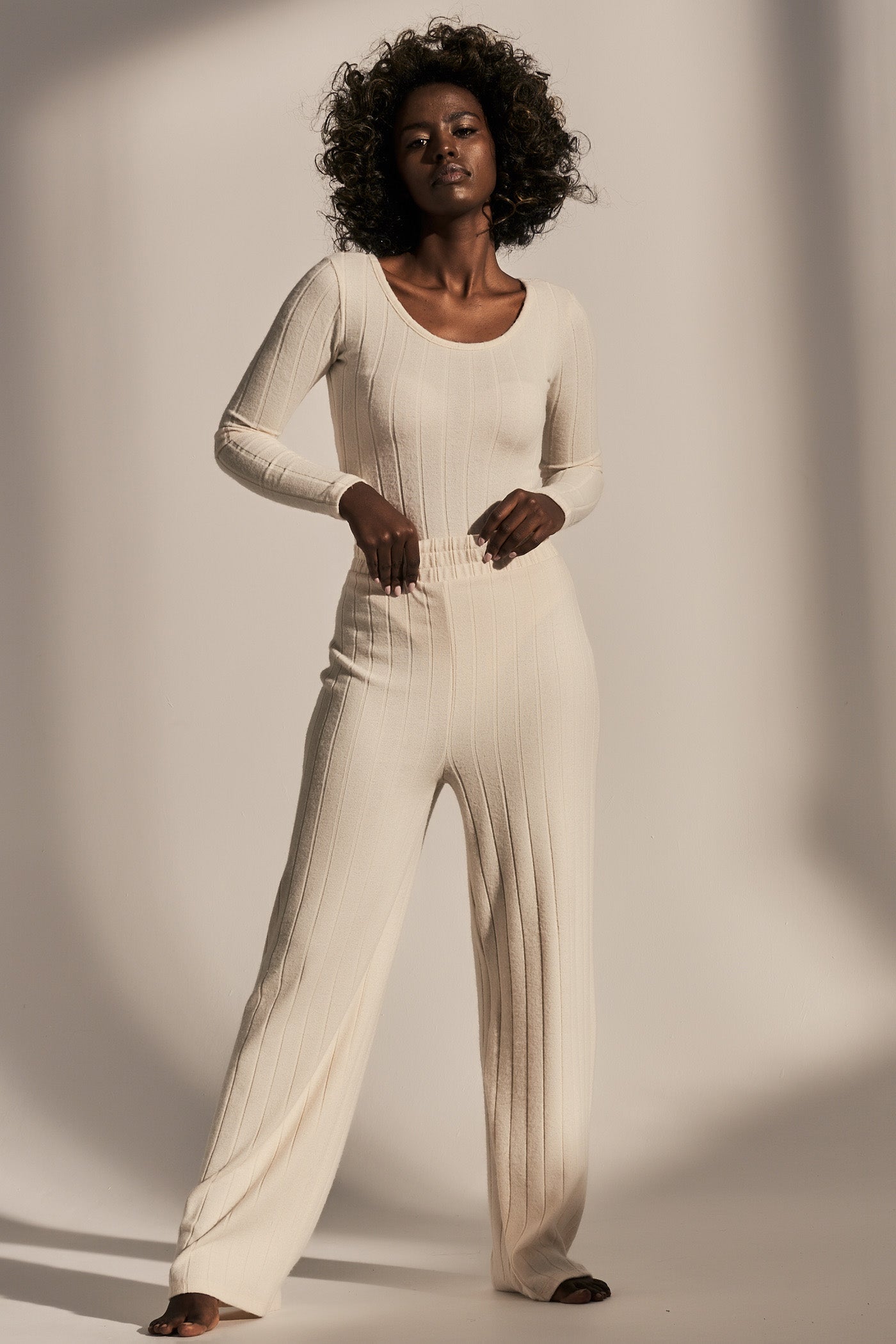 FITTED BODY WITH LONG SLEEVES LIGHT BEIGE - JAMAYKA
