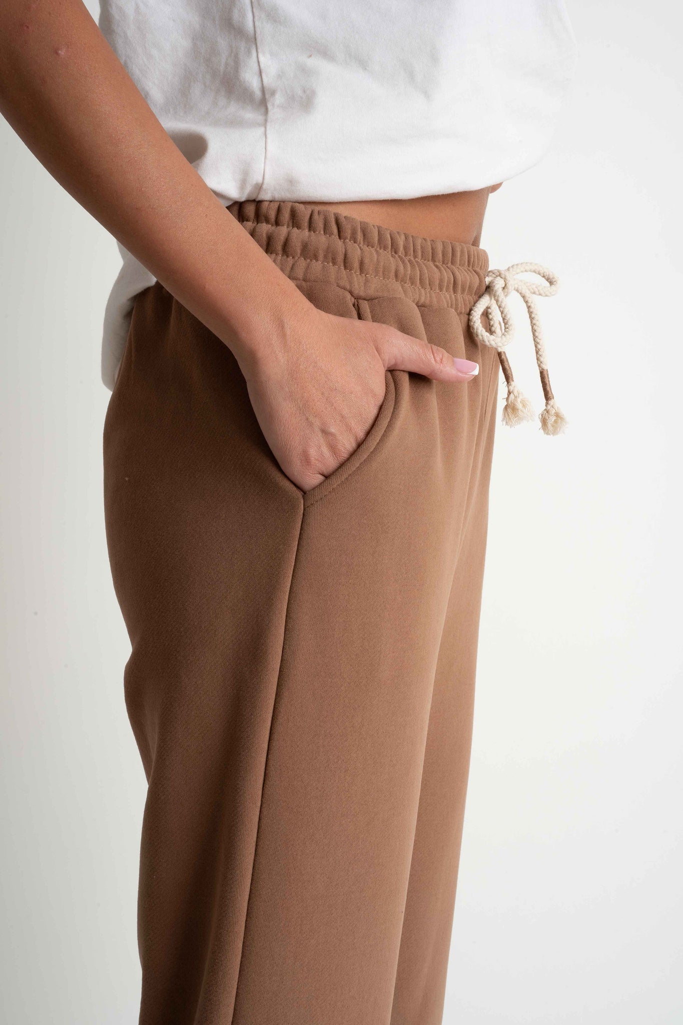 BROWN JOGGER TROUSERS - BEGERA