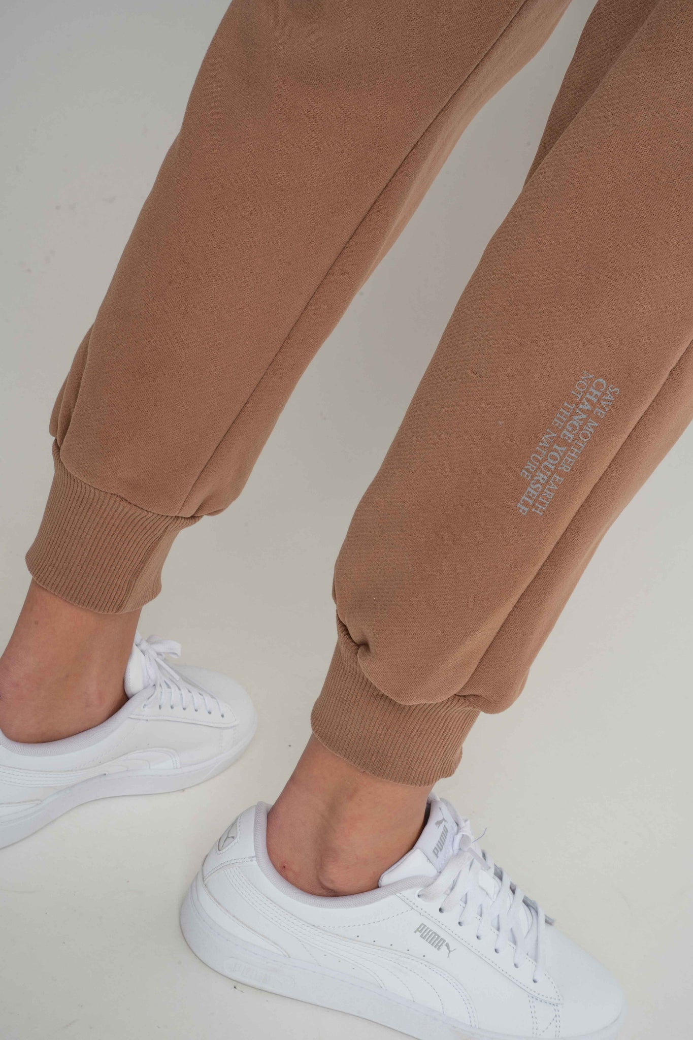 BROWN JOGGER TROUSERS - BEGERA