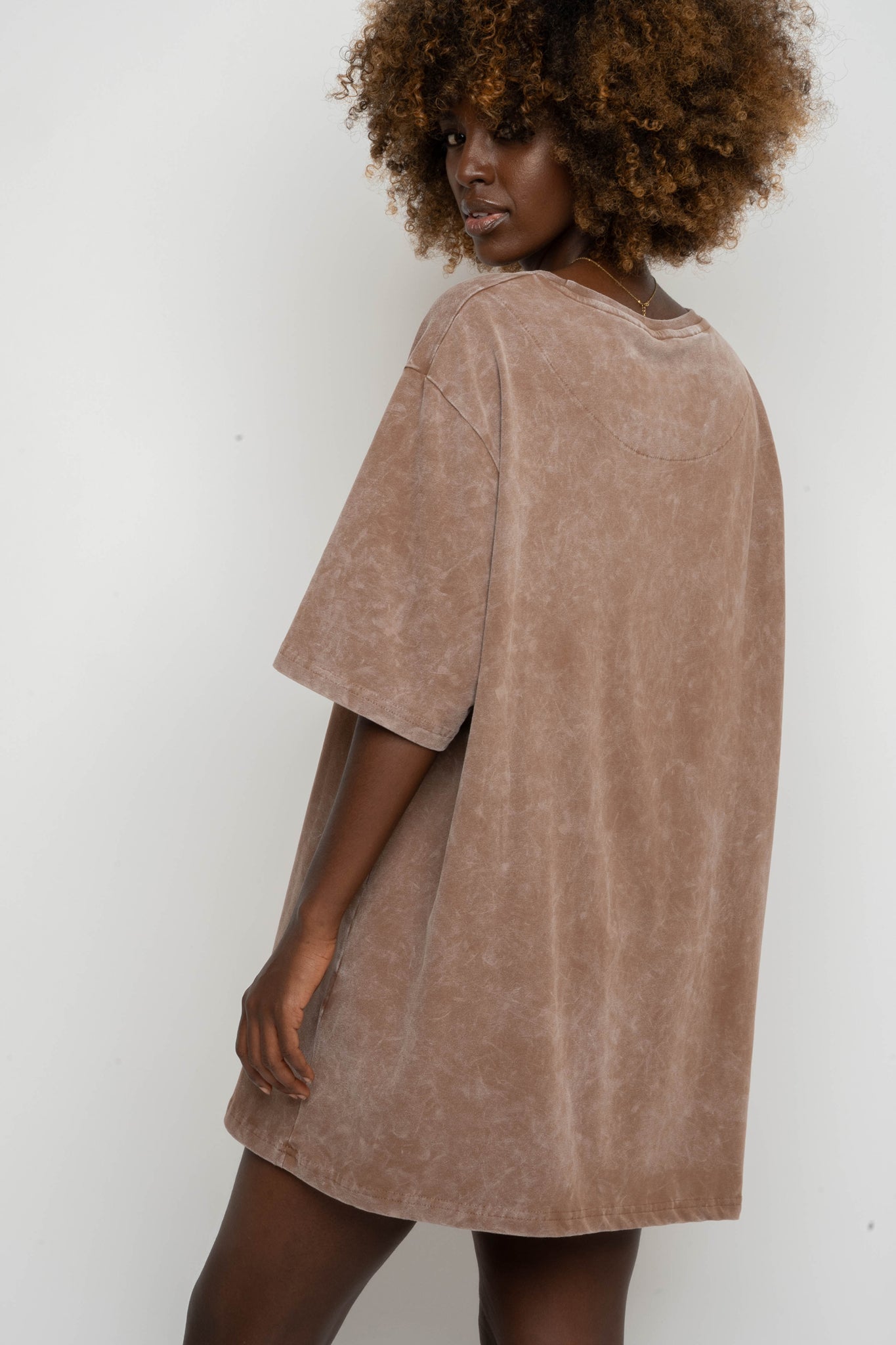 WOMEN'S T-SHIRT WITH WASHED EFFECT, BROWN - ARETE