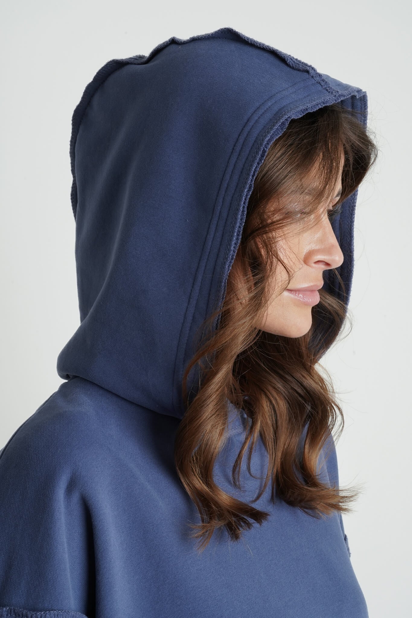 bluza oversize z kapturem.