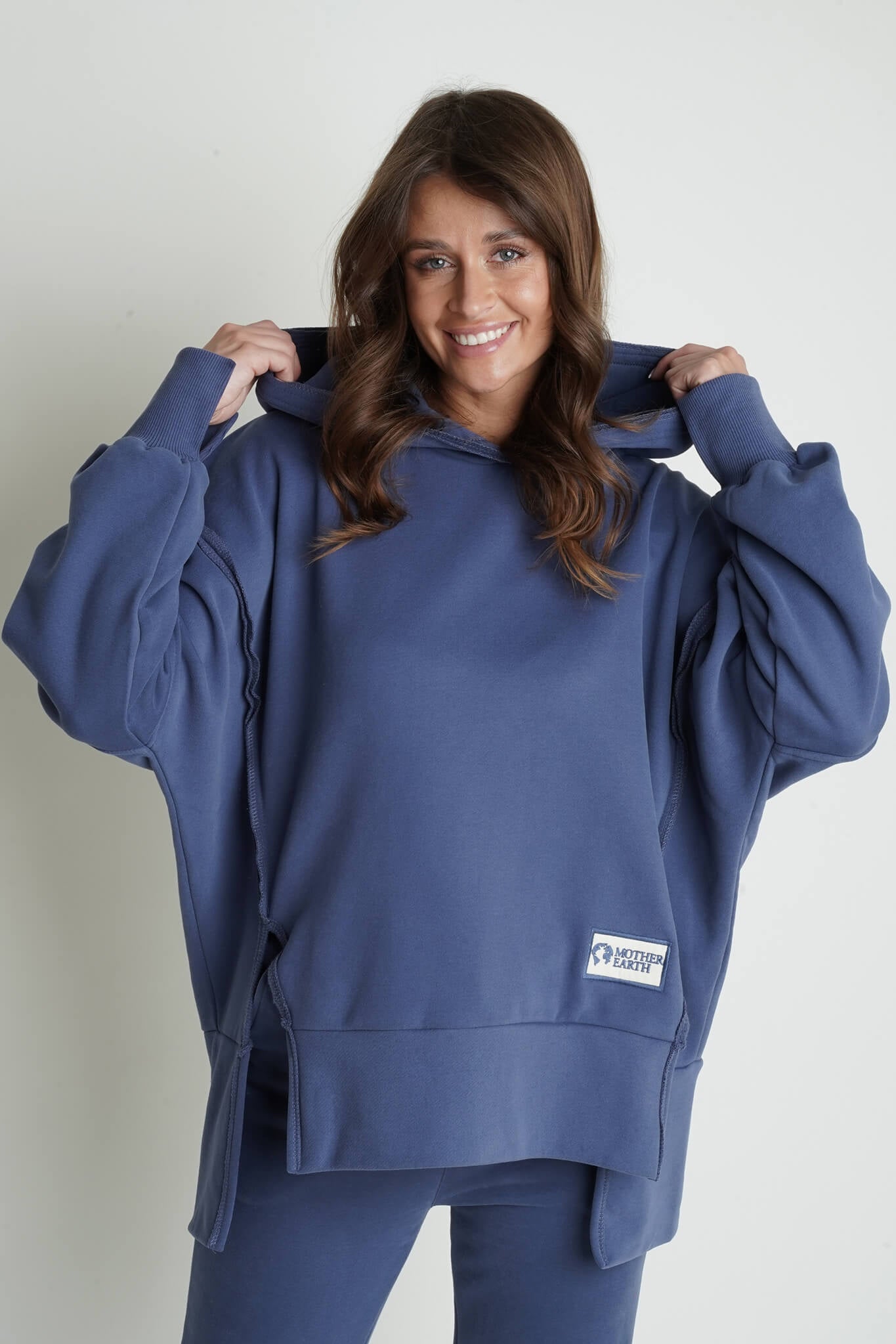 bluza oversize z kapturem.