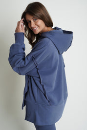 bluza oversize z kapturem.