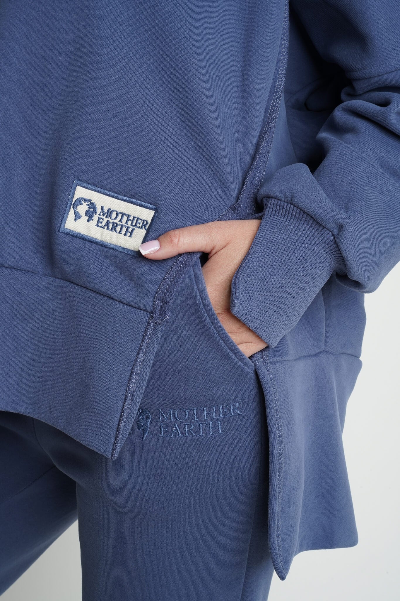 bluza oversize z kapturem.