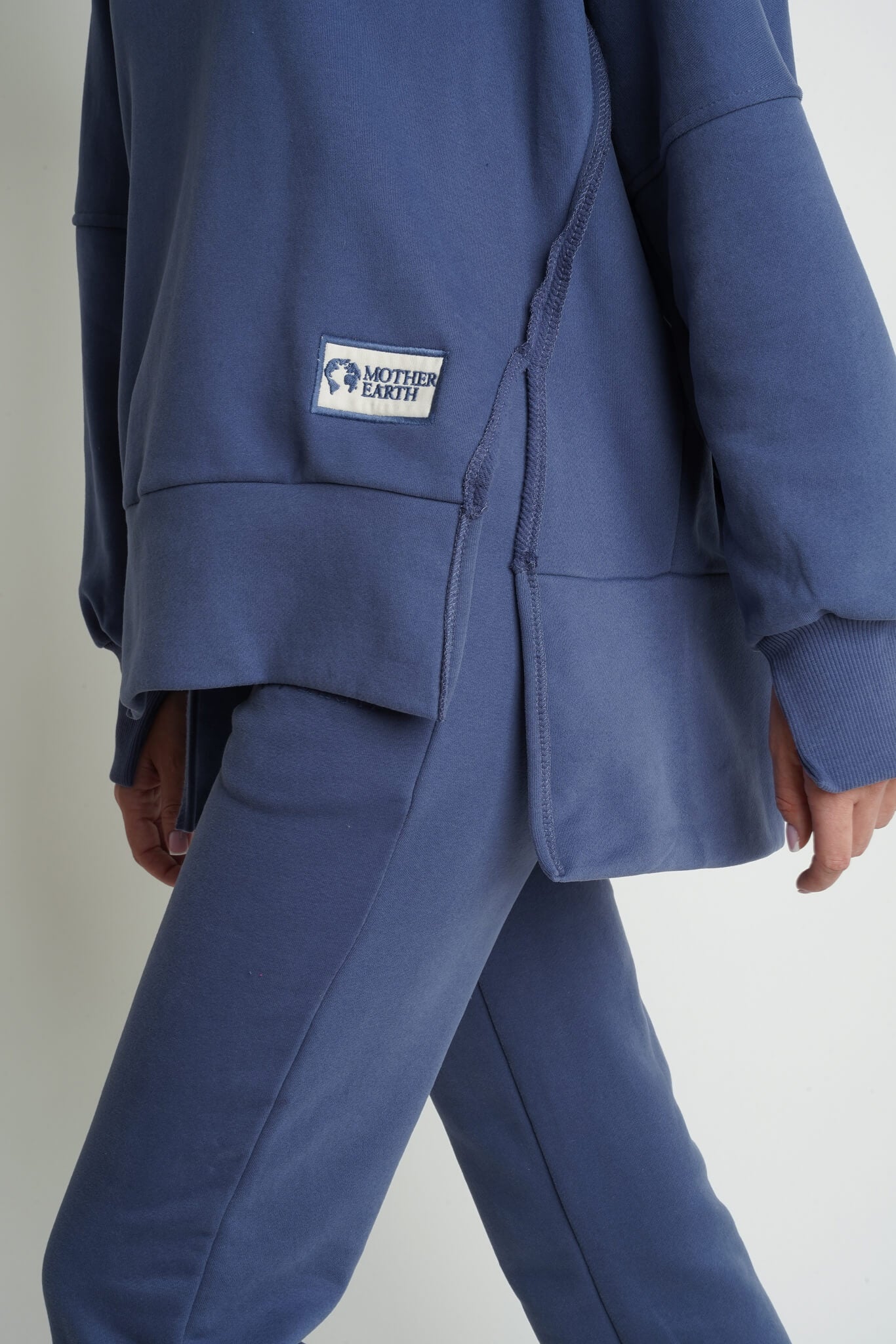 bluza oversize z kapturem.