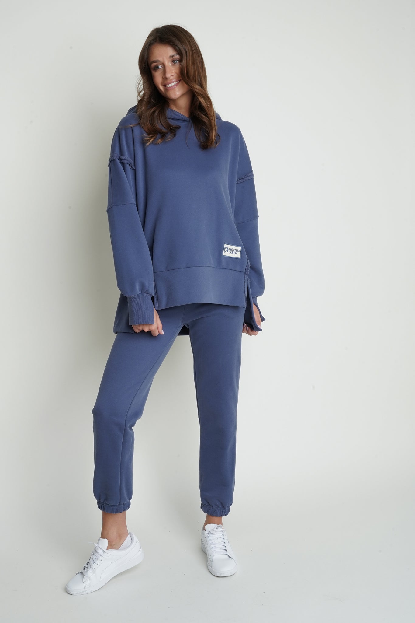 bluza oversize z kapturem.