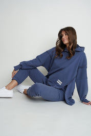 bluza oversize z kapturem.