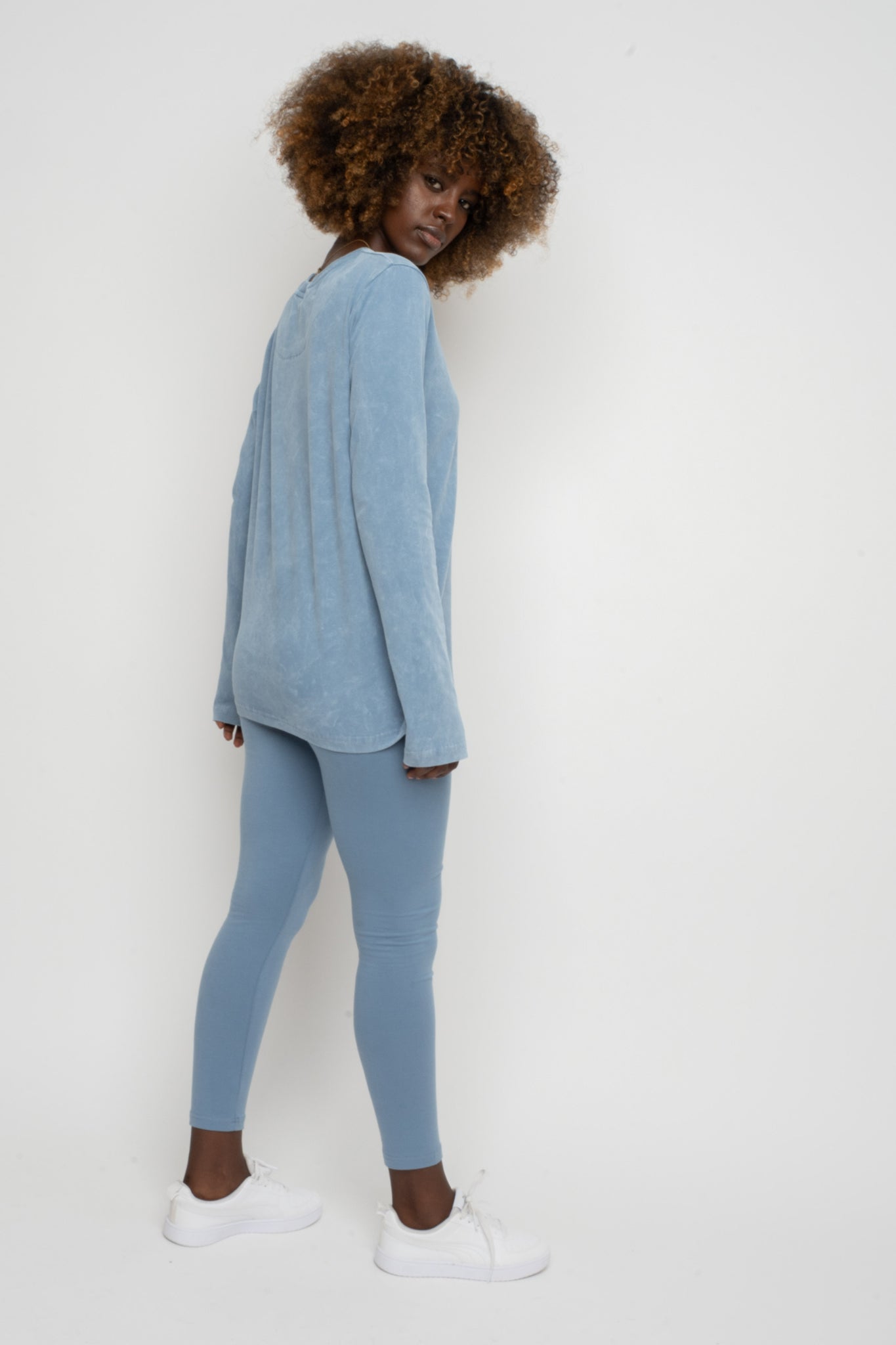 LONG-SLEEVED BLOUSE WITH WASHED EFFECT, DARK BLUE - POLIKSENA