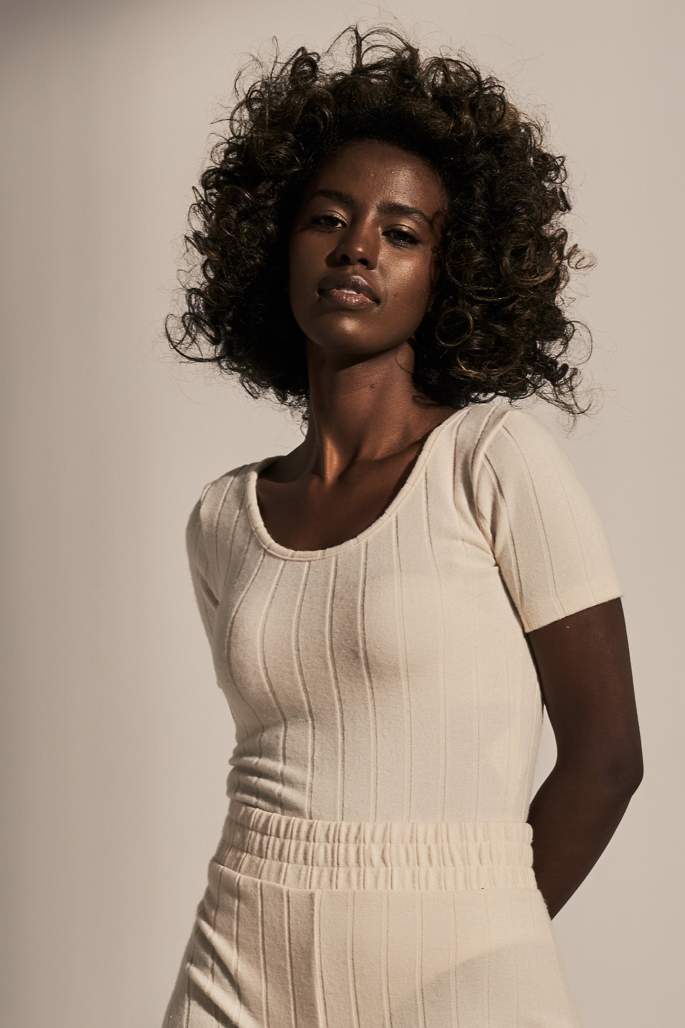 FITTED BODY WITH SHORT SLEEVES LIGHT BEIGE - HAJNAN