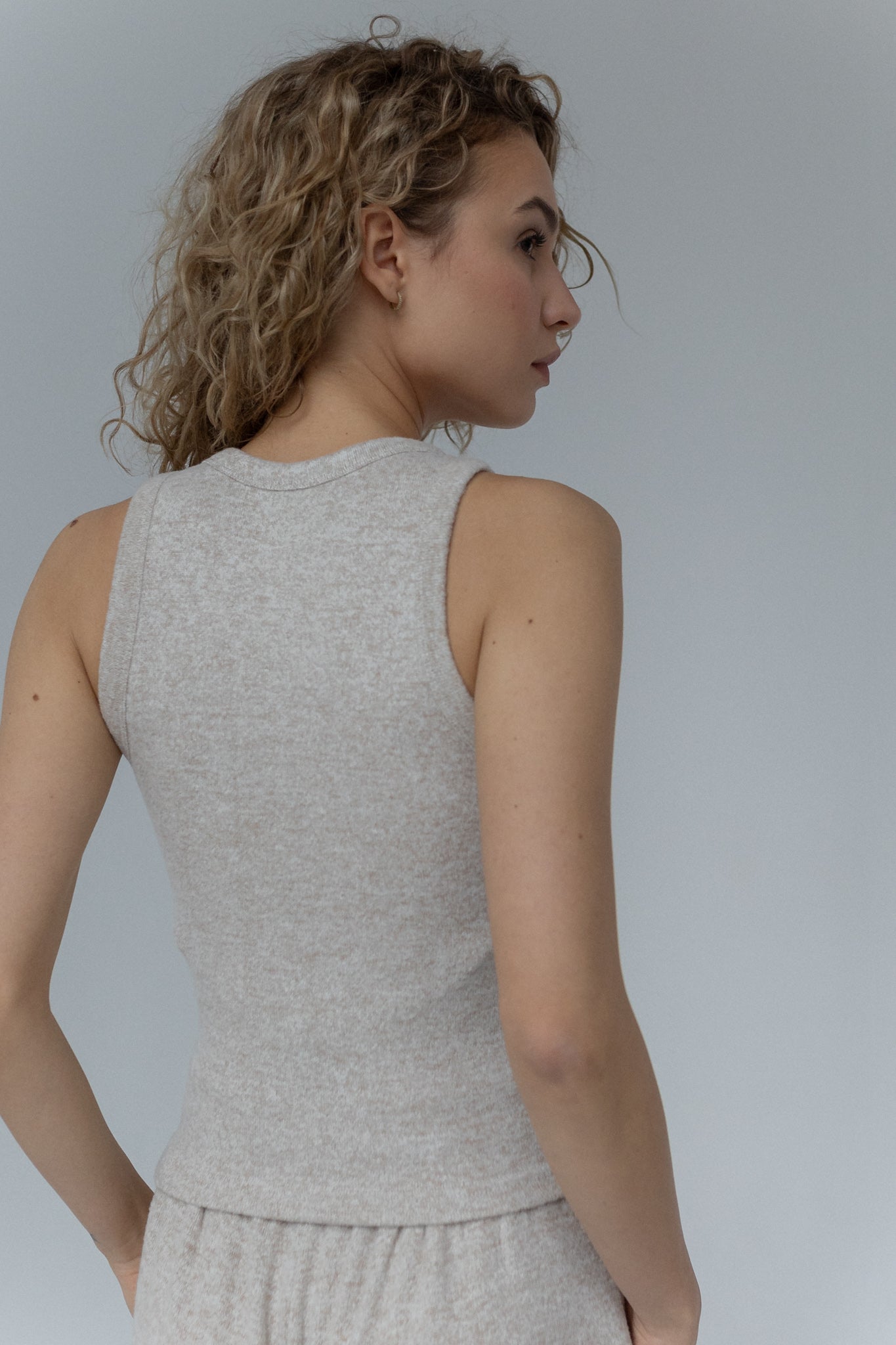 FITTED KNITTED TOP IN BEIGE MELANGE - HILA