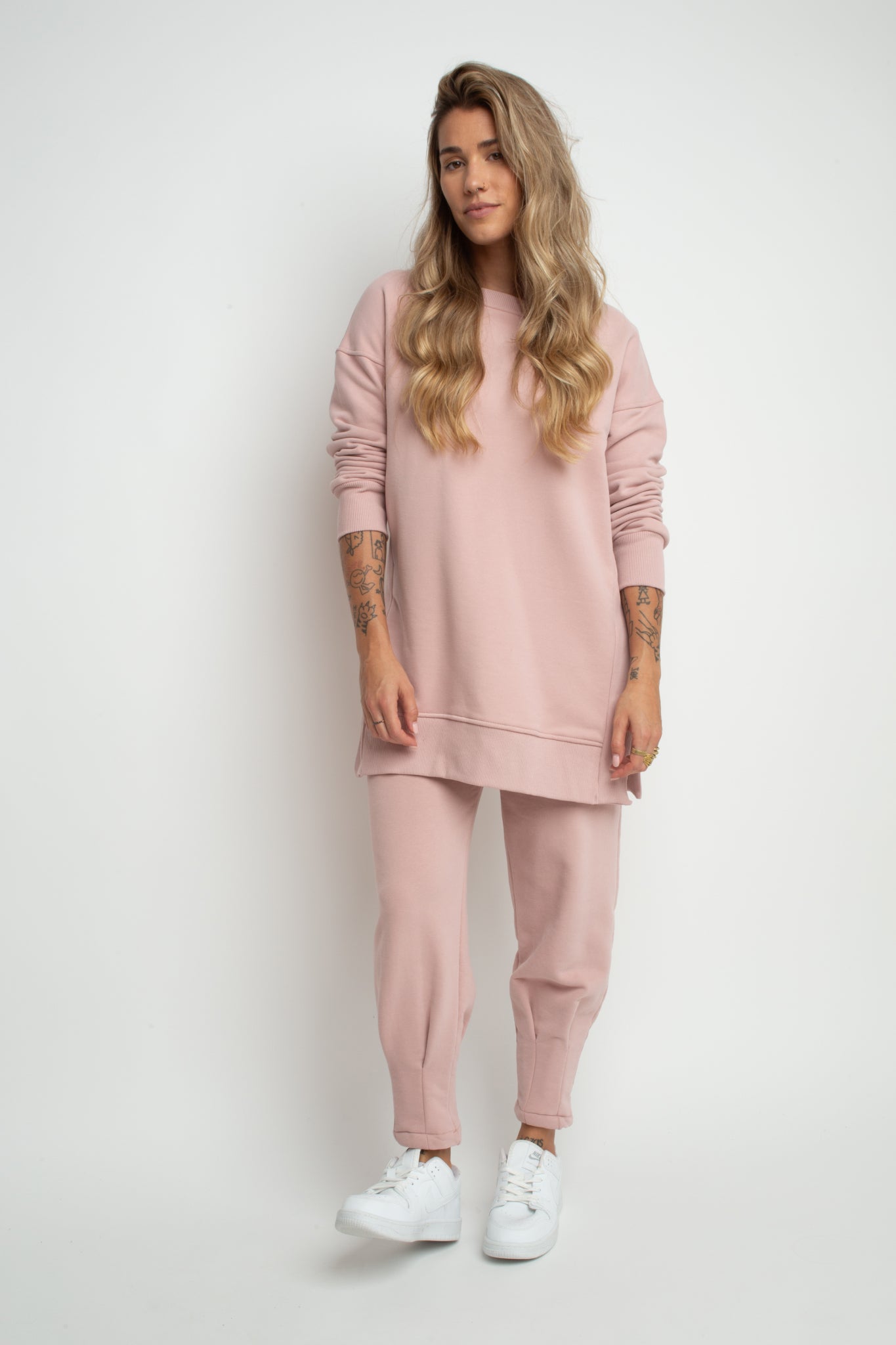 LONG SWEATSHIRT WITH SLOTS ON THE SIDES LIGHT PINK - ISLANDIA