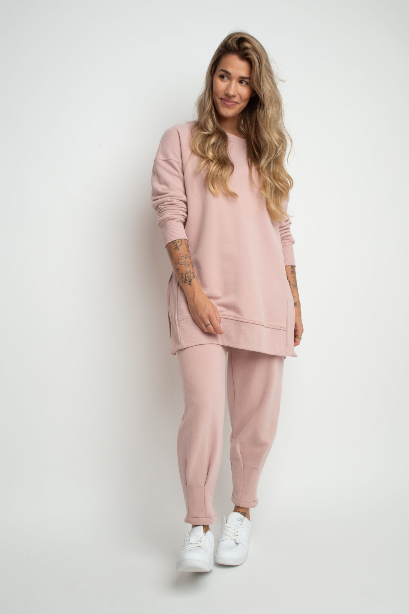 LONG SWEATSHIRT WITH SLOTS ON THE SIDES LIGHT PINK - ISLANDIA
