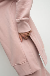 LONG SWEATSHIRT WITH SLOTS ON THE SIDES LIGHT PINK - ISLANDIA