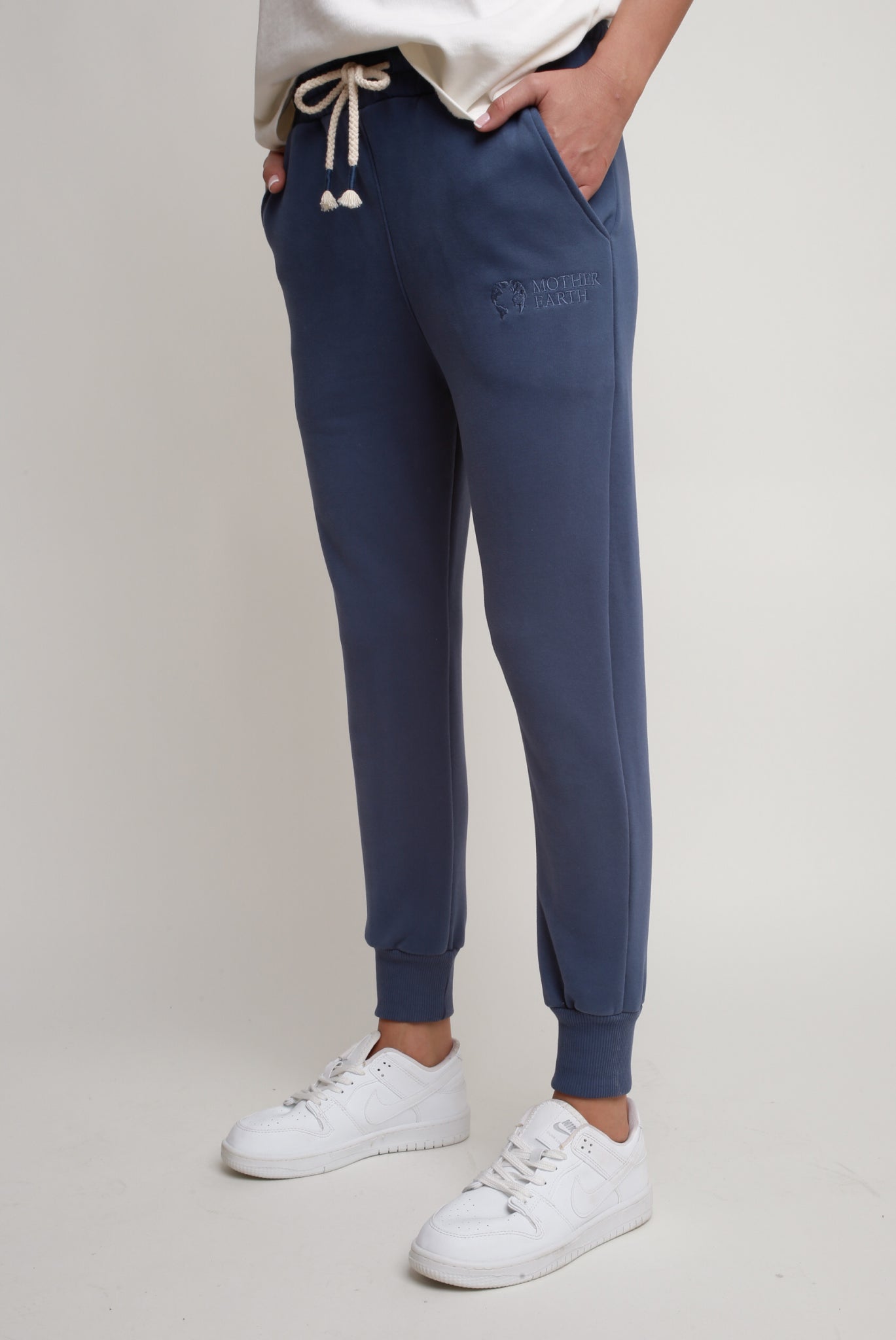 NAVY JOGGER TROUSERS - BEGERA