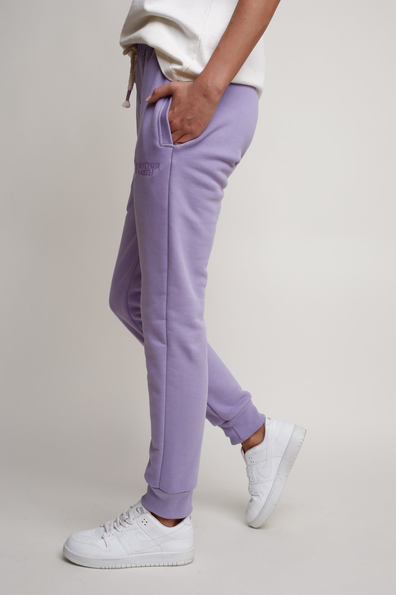LAVENDER SWEATPANTS - BELINDA