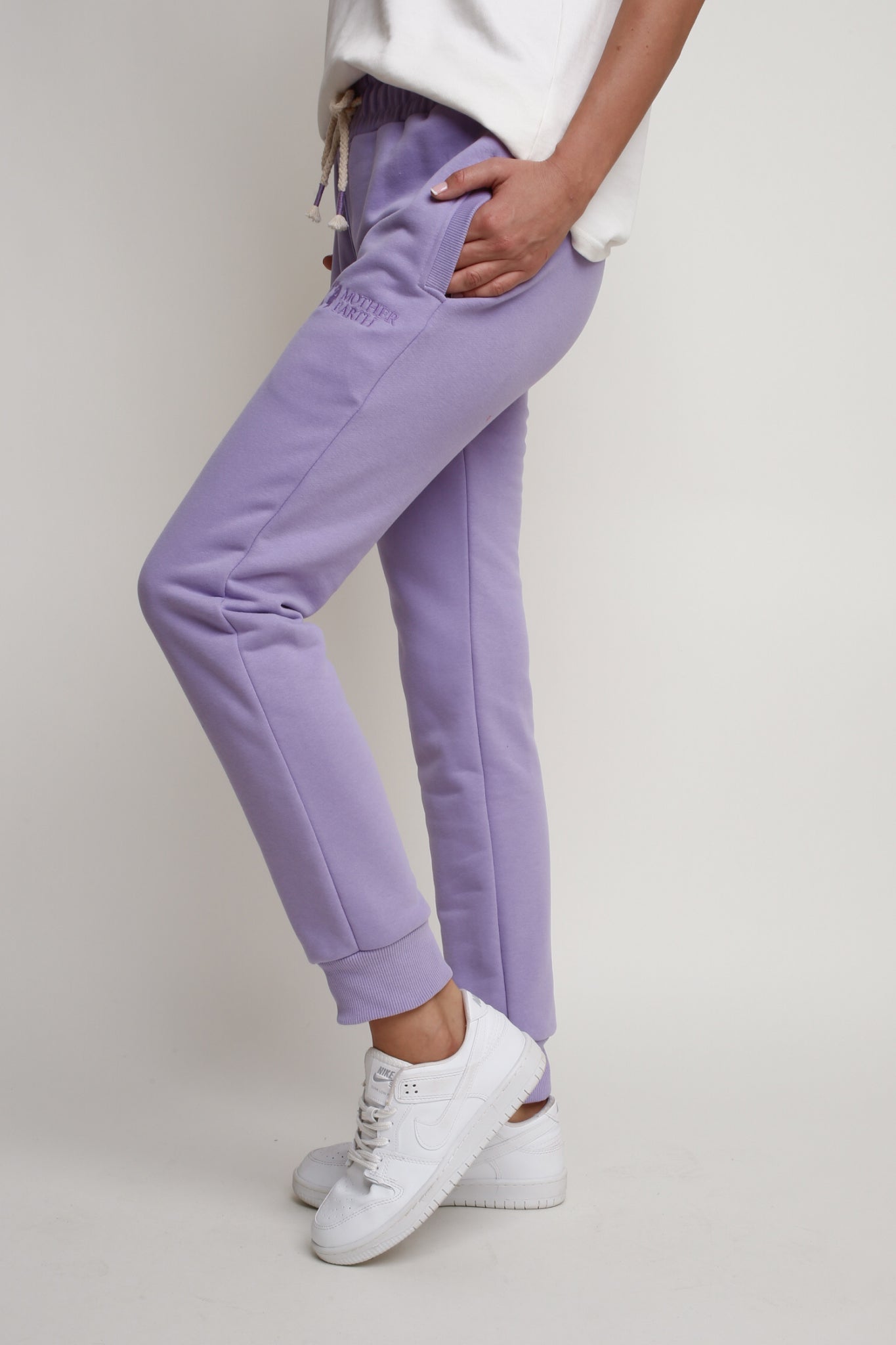 LAVENDER SWEATPANTS - BELINDA