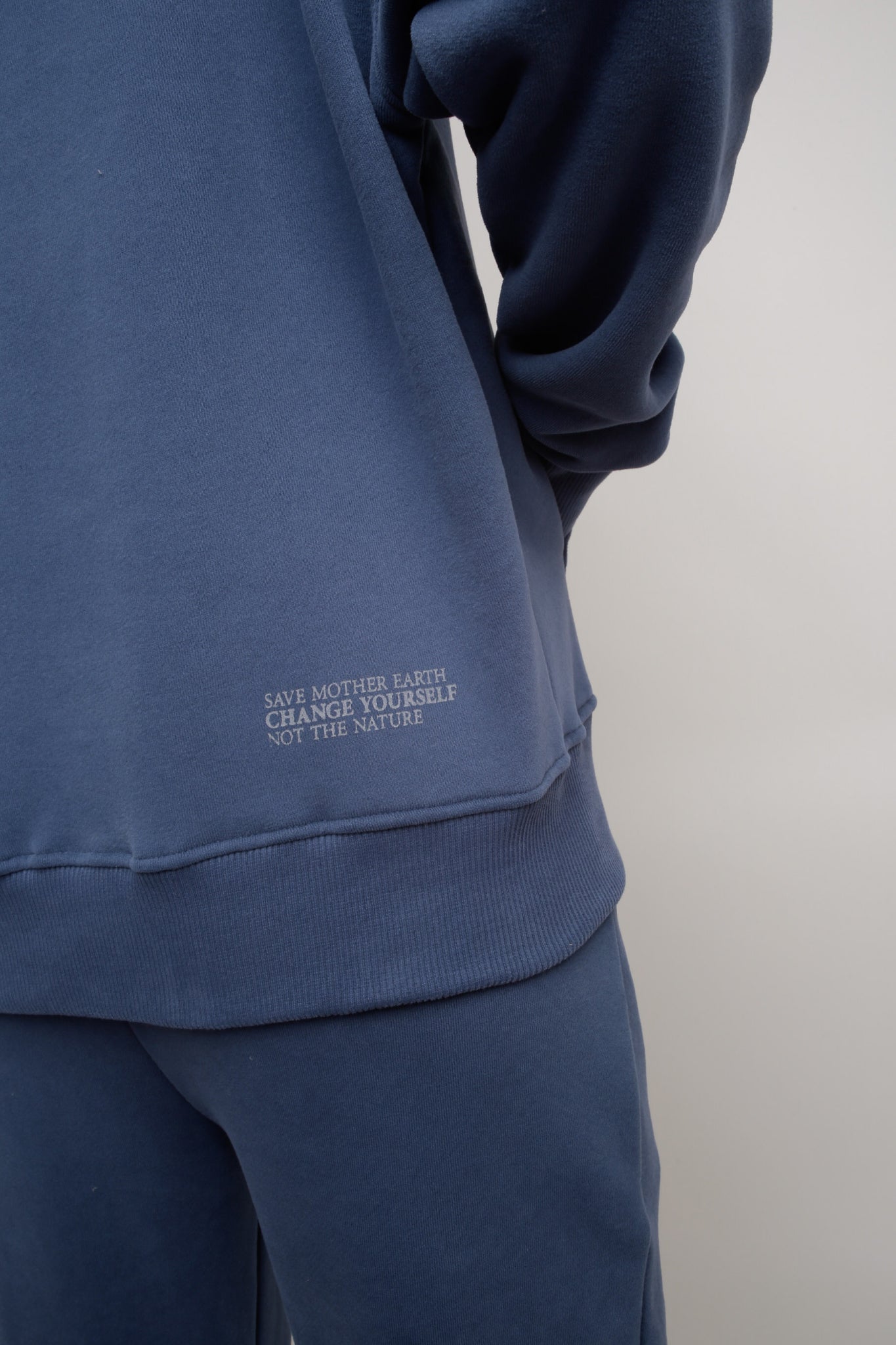 NAVY JOGGER TROUSERS - BEGERA