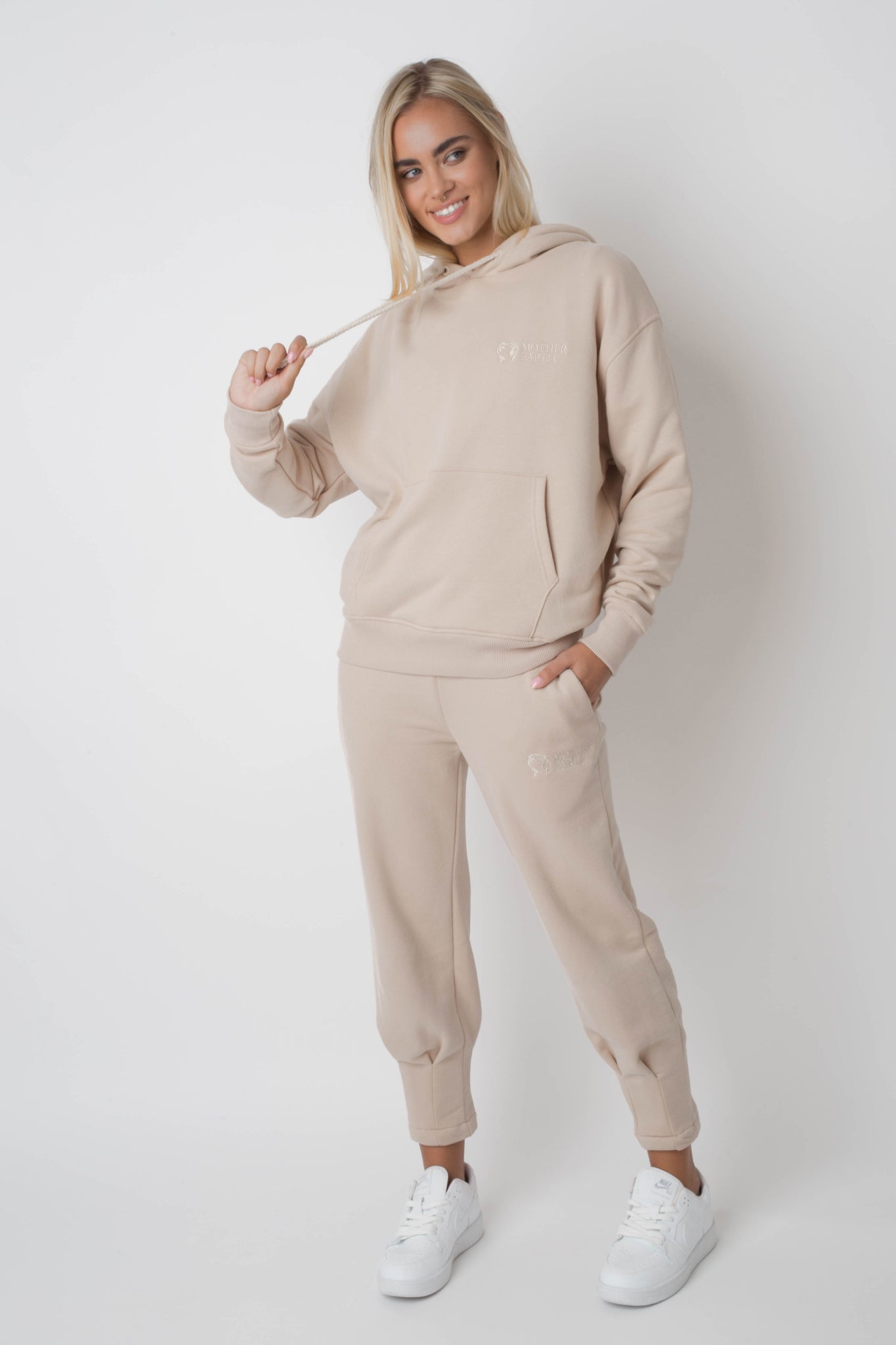 OVERSIZED SWEATPANTS WITH STITCHING ON THE LEGS, BEIGE - ANACAPA