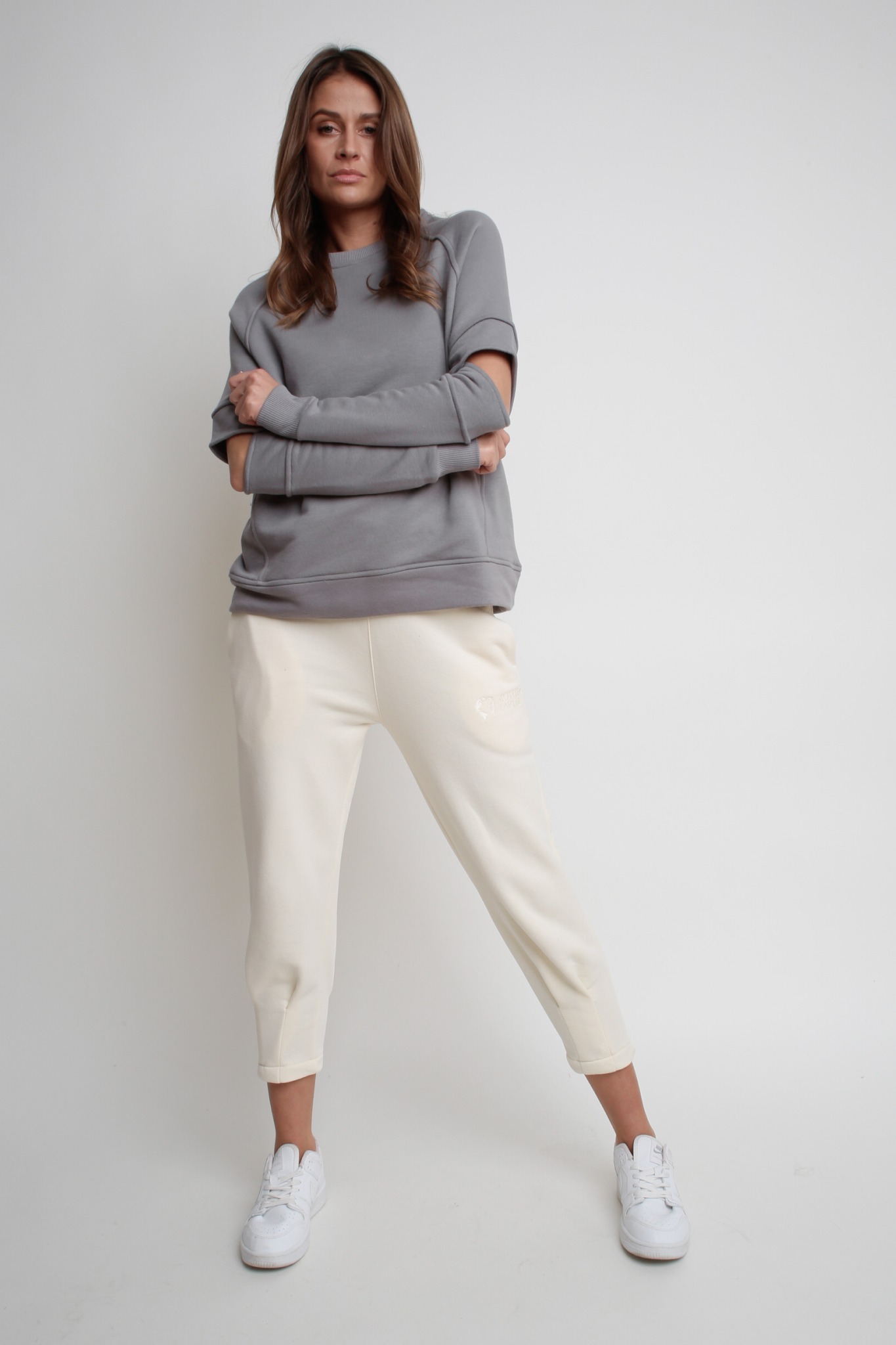 CREWNECK SWEATSHIRT WITH STITCHING ON ELBOWS, DARK GREY - FLINDERS