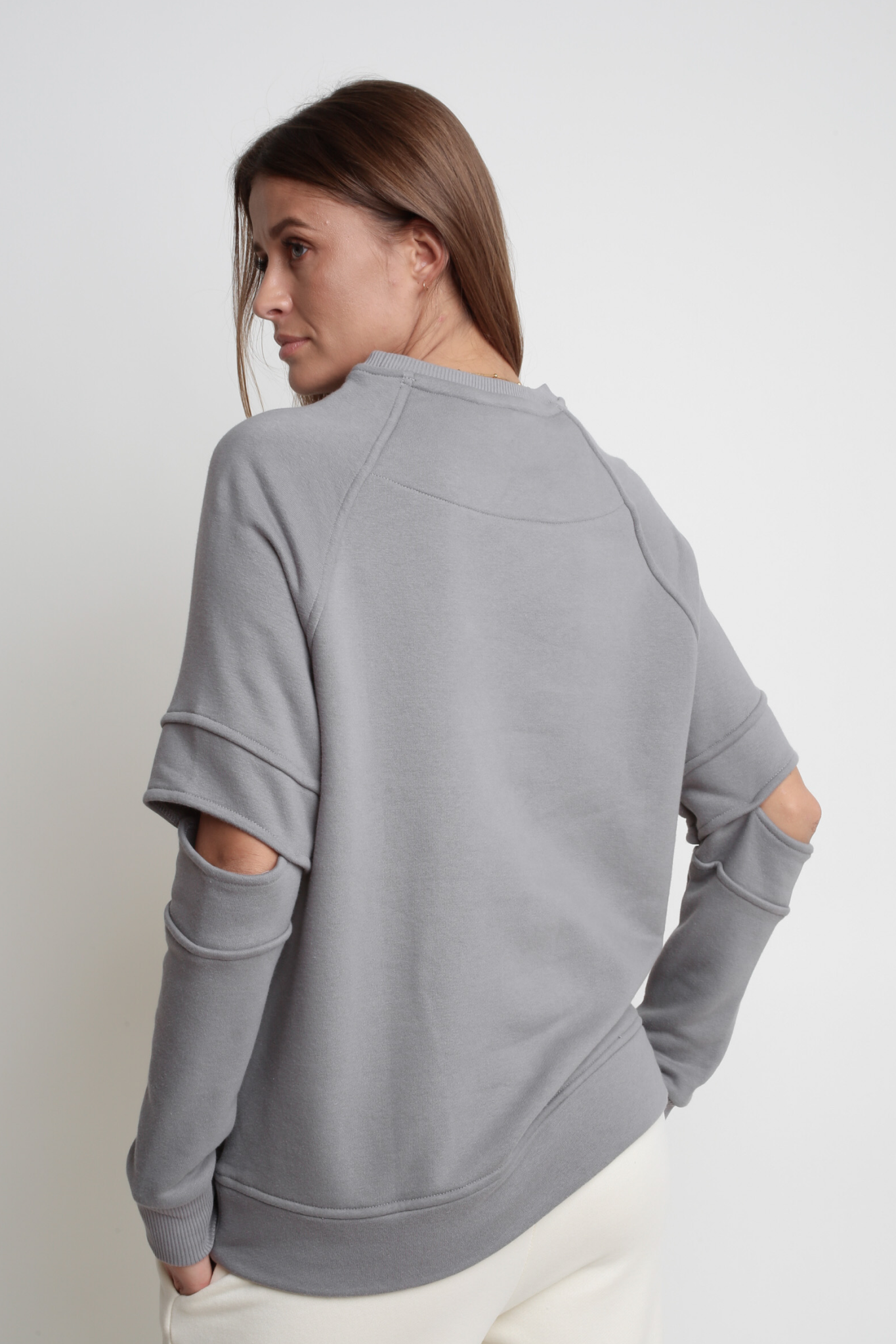 CREWNECK SWEATSHIRT WITH STITCHING ON ELBOWS, DARK GREY - FLINDERS