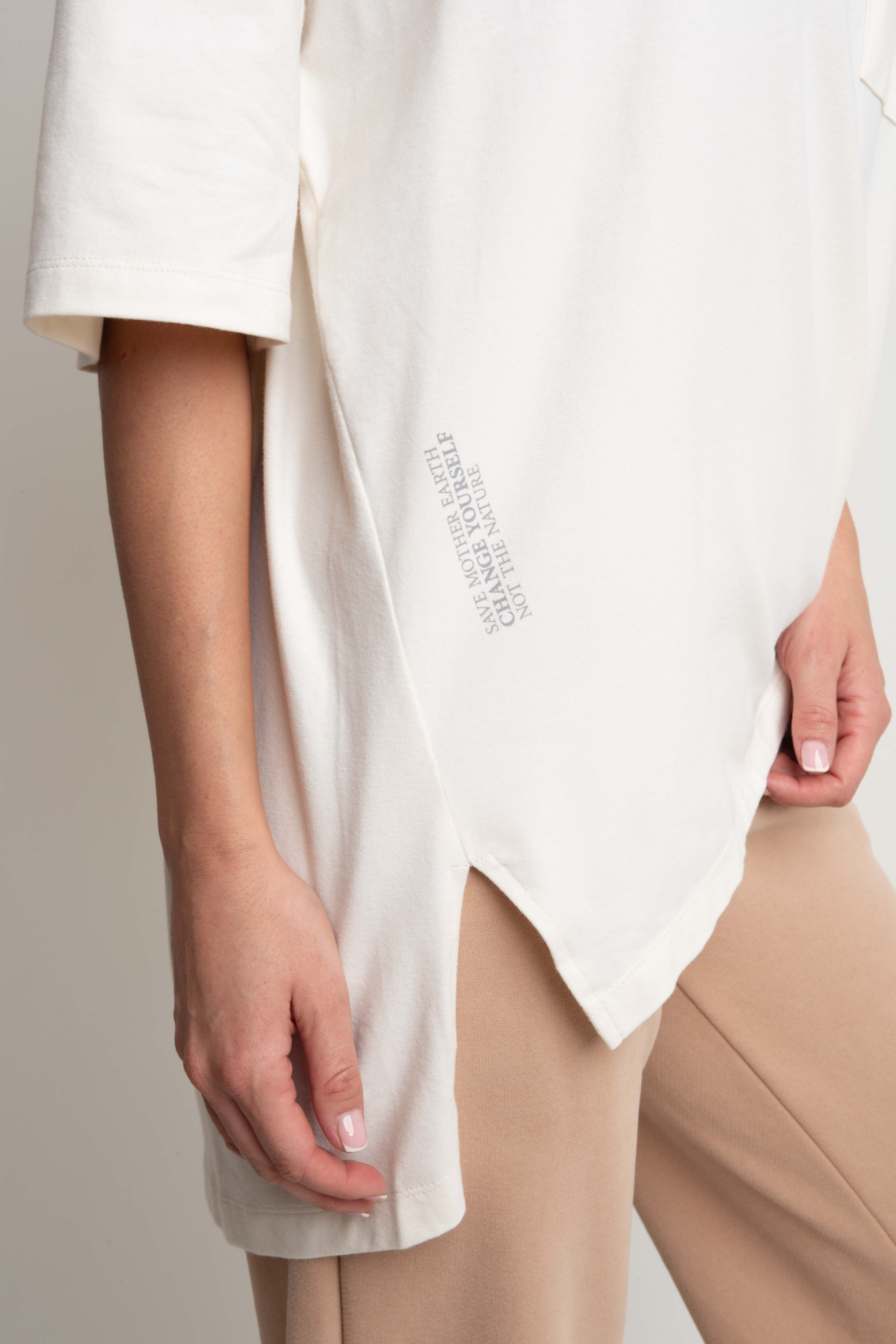 ASYMMETRIC OVERSIZE ECRU T-SHIRT - ELEFANTA
